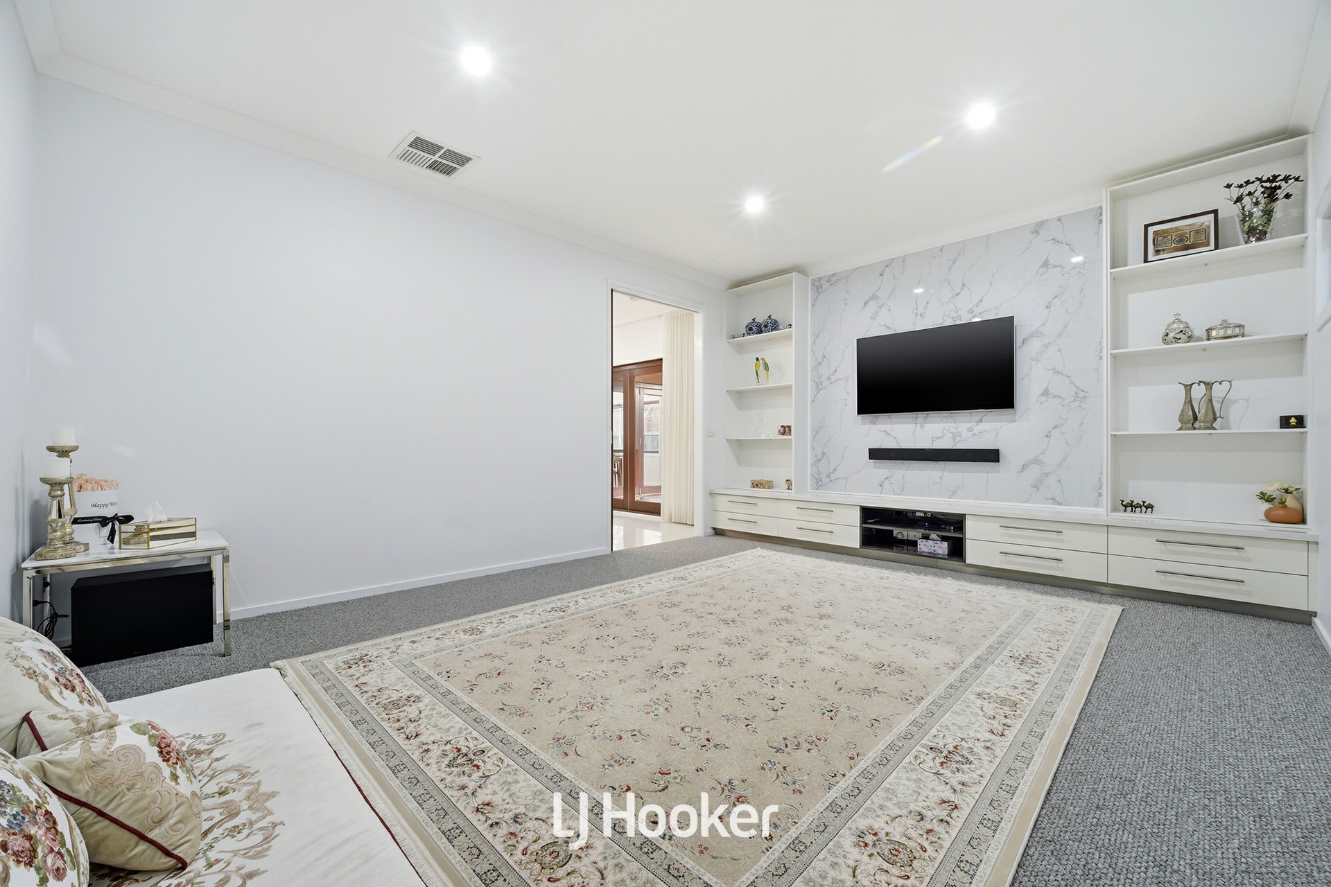 8 Mallett Grove — photo 5 of 30