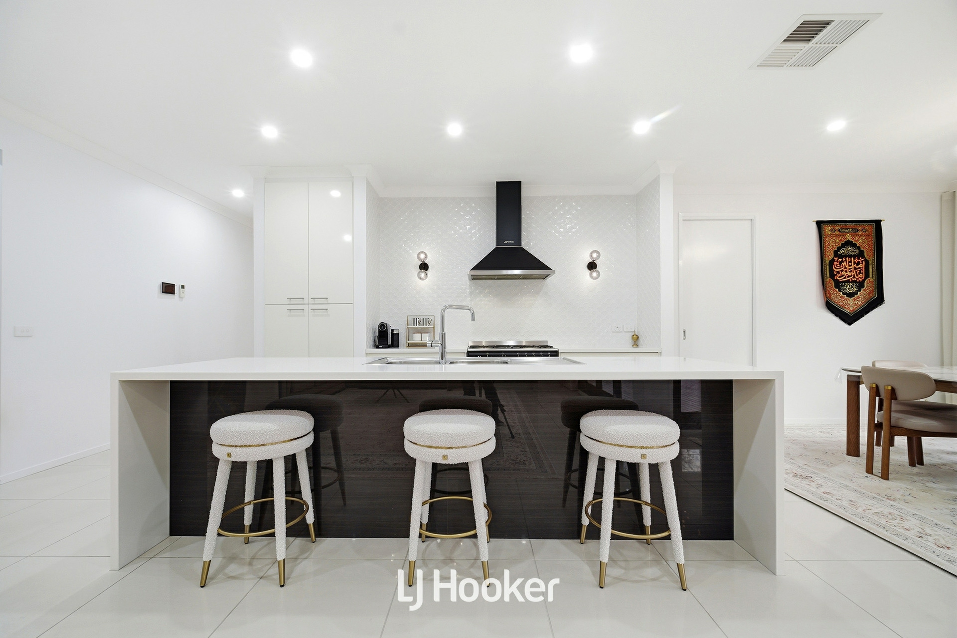 8 Mallett Grove — photo 8 of 30