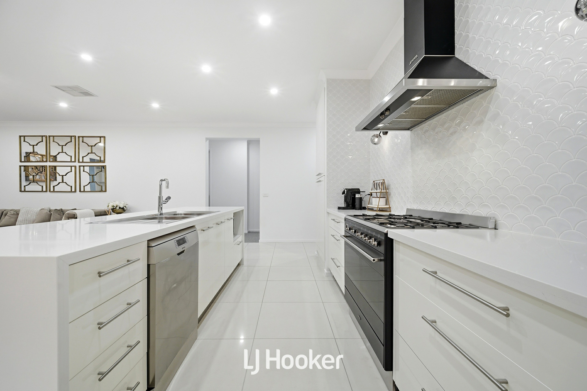 8 Mallett Grove — photo 9 of 30