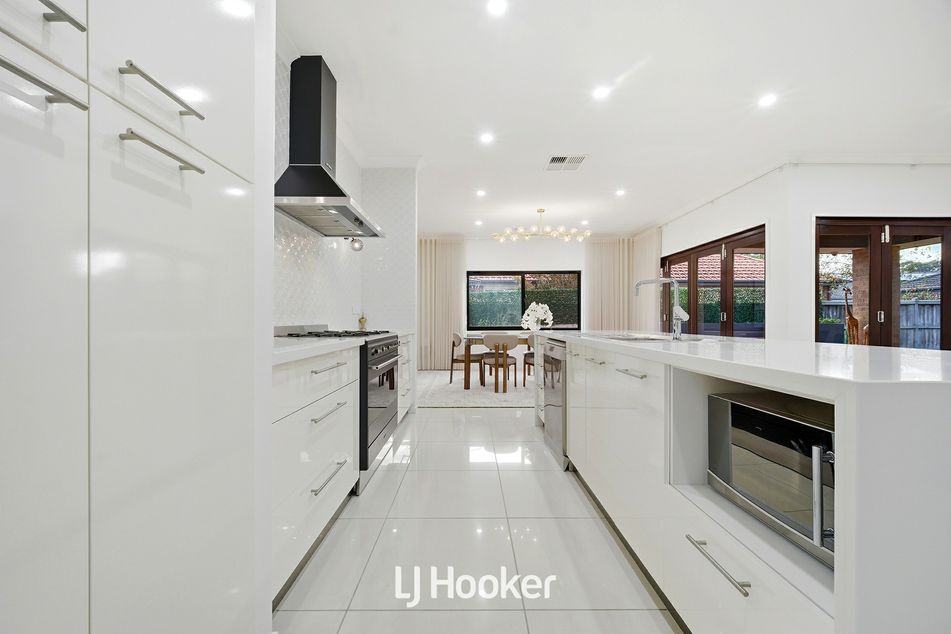 8 Mallett Grove — photo 10 of 30
