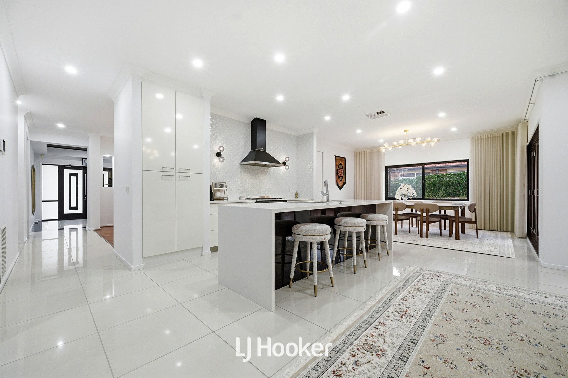 8 Mallett Grove — photo 11 of 30