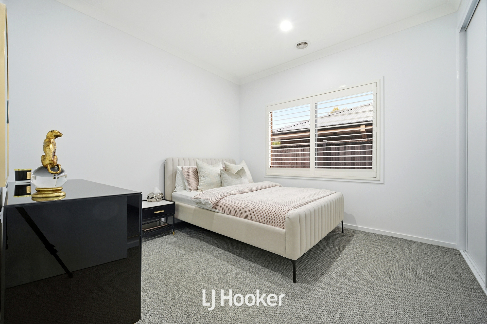 8 Mallett Grove — photo 20 of 30