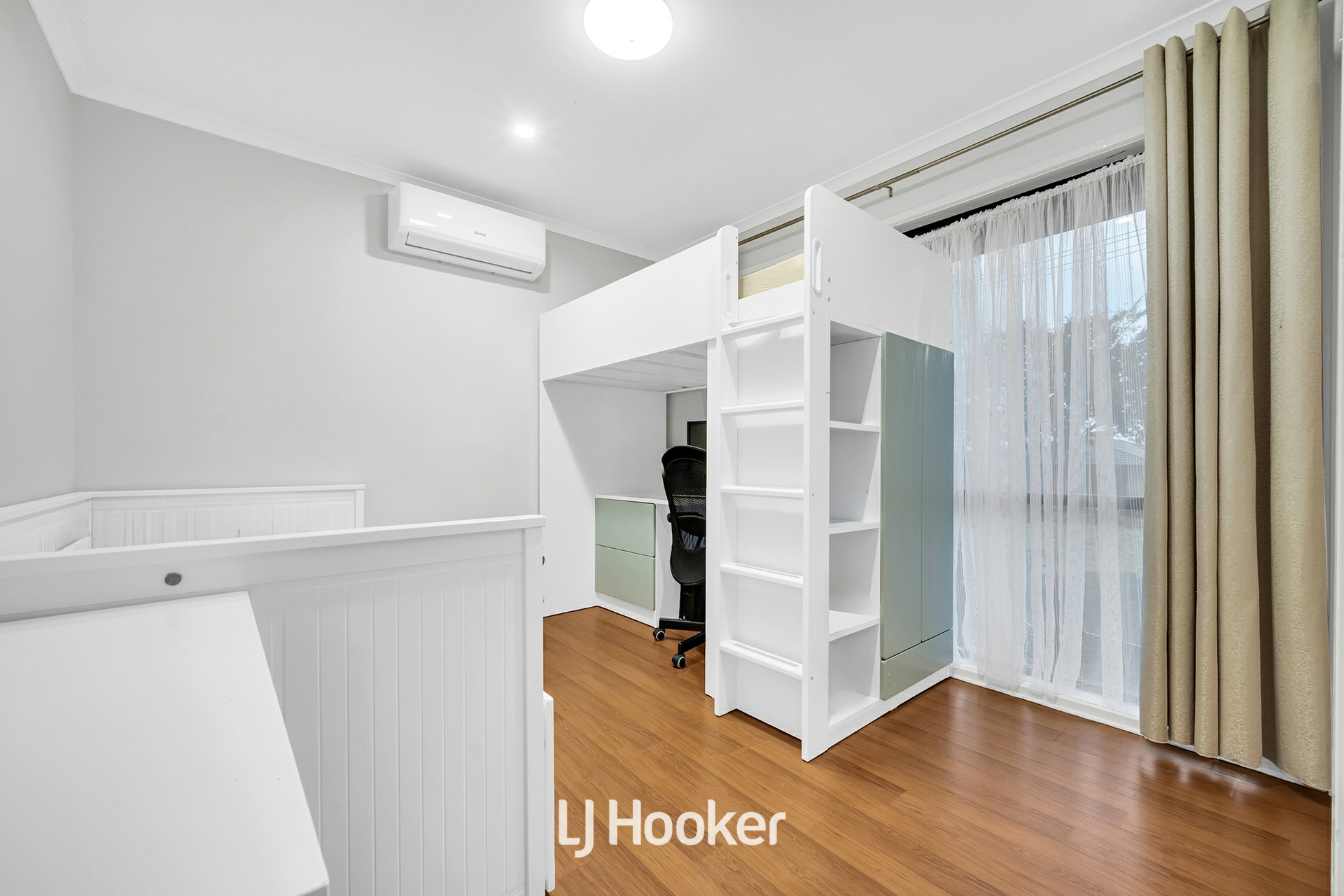 5 Springfield Crescent — photo 11 of 21
