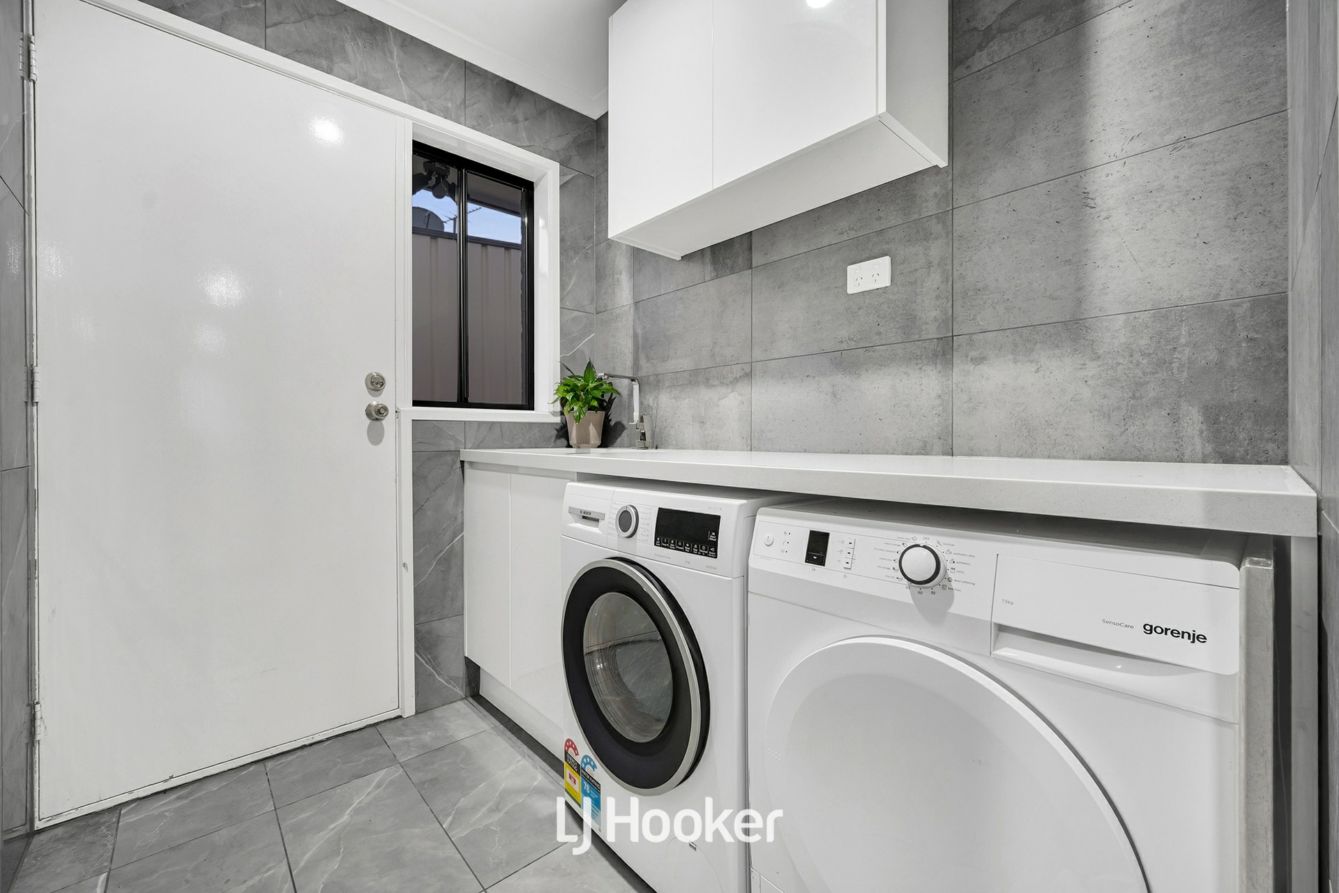 5 Springfield Crescent — photo 12 of 21