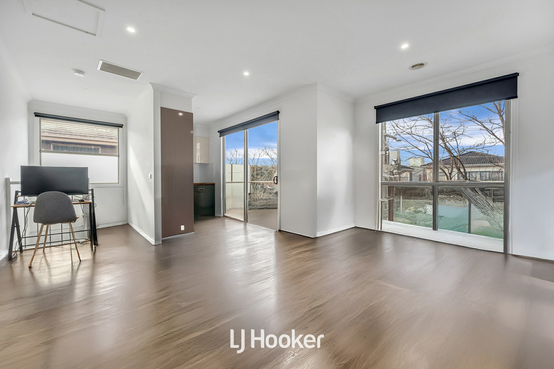 10/36 Stuart Street — photo 3 of 13