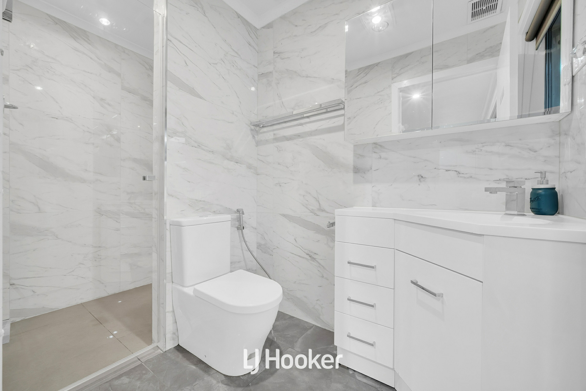 65 Hanleth Avenue — photo 10 of 20