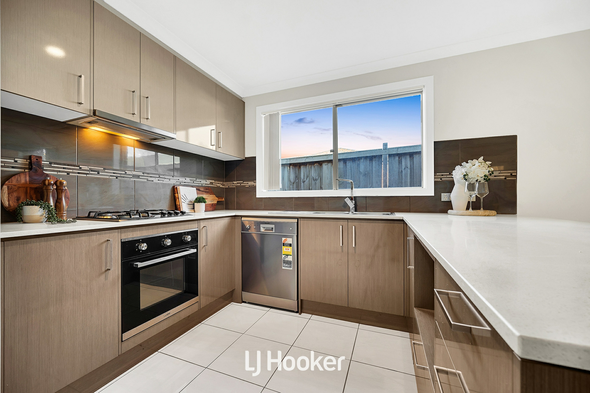 30 Chambers Crescent — photo 6 of 19