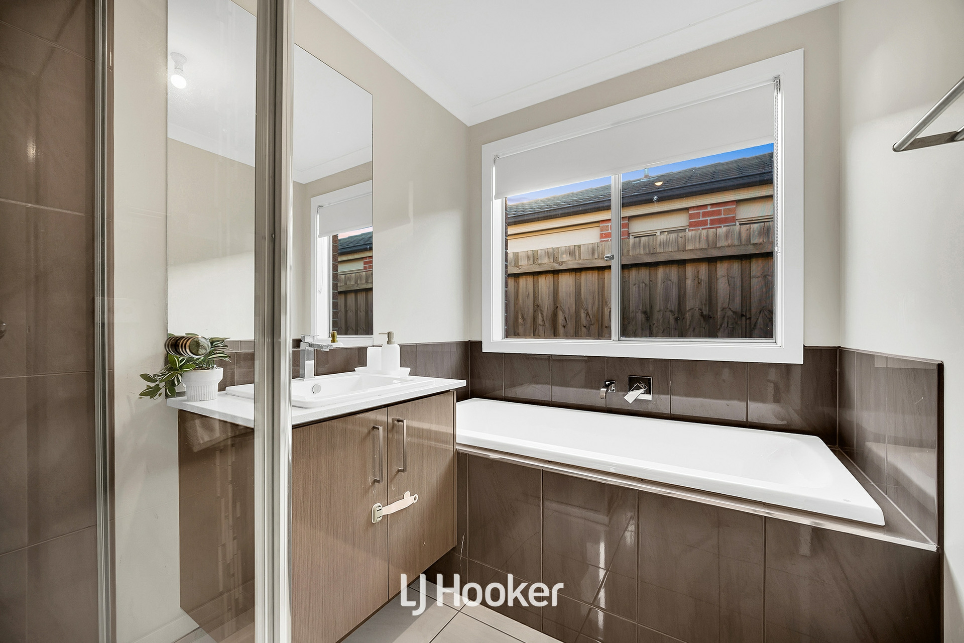 30 Chambers Crescent — photo 12 of 19