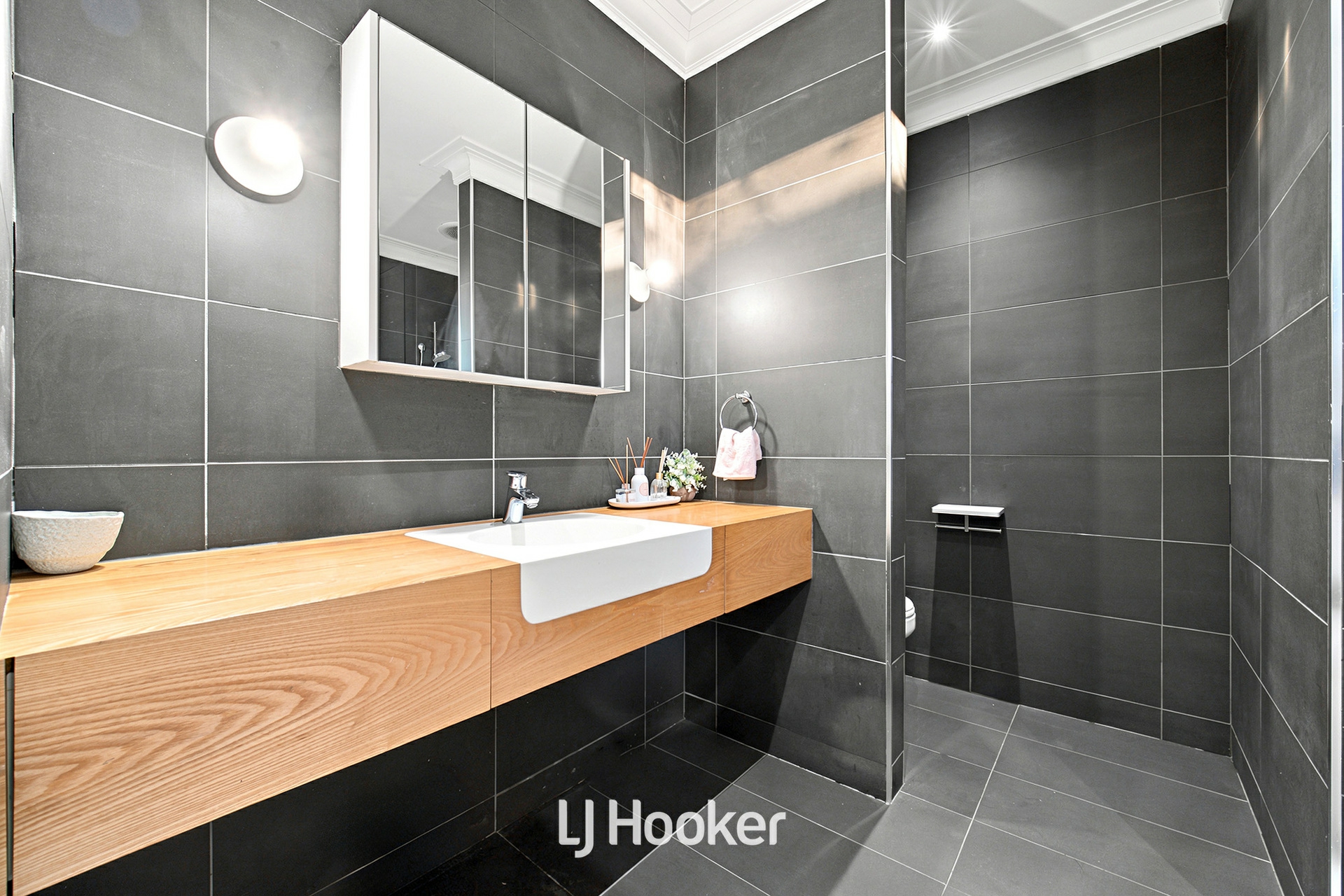 6 Woodley Street — photo 10 of 26