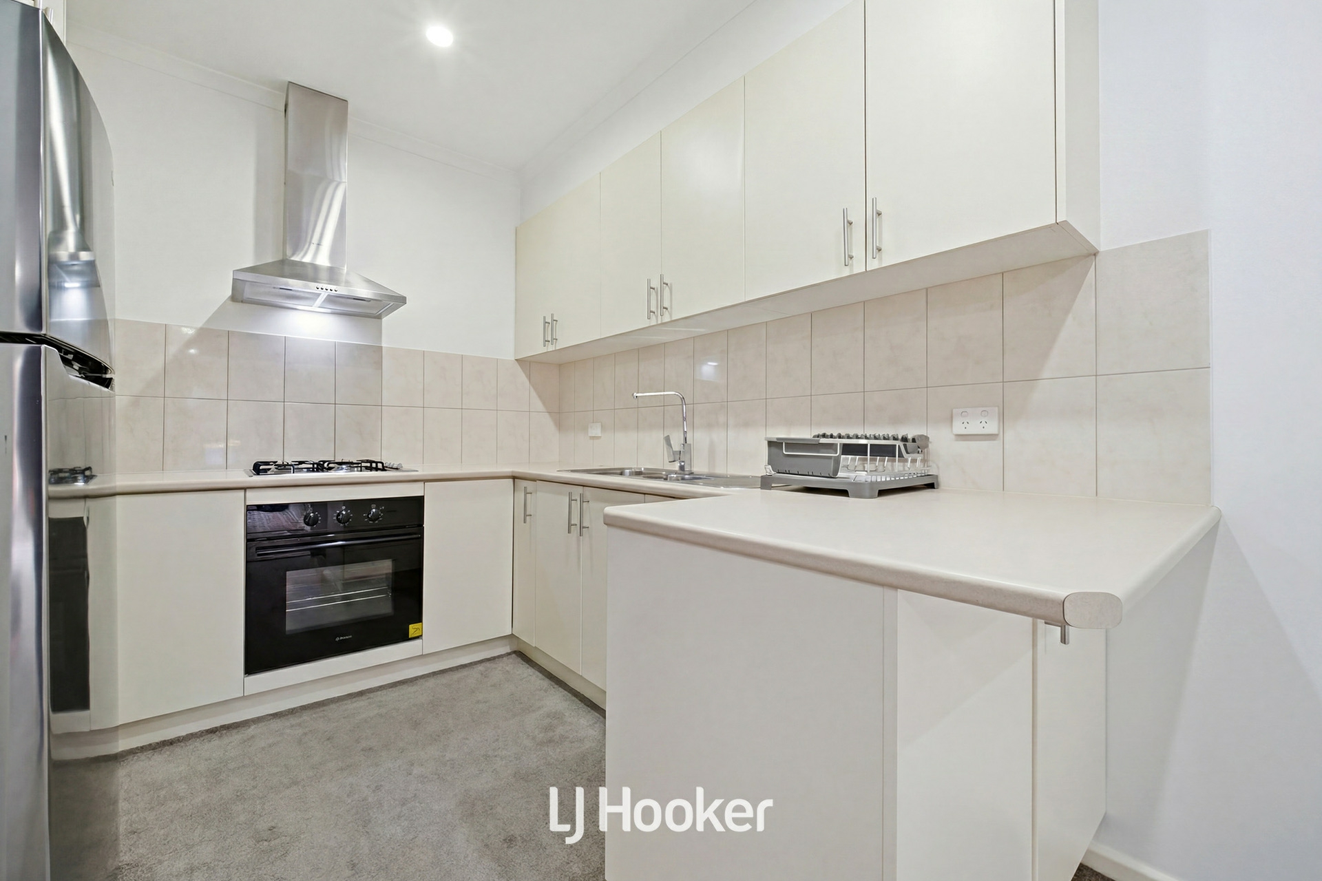 2/20 Louis Street — photo 4 of 15