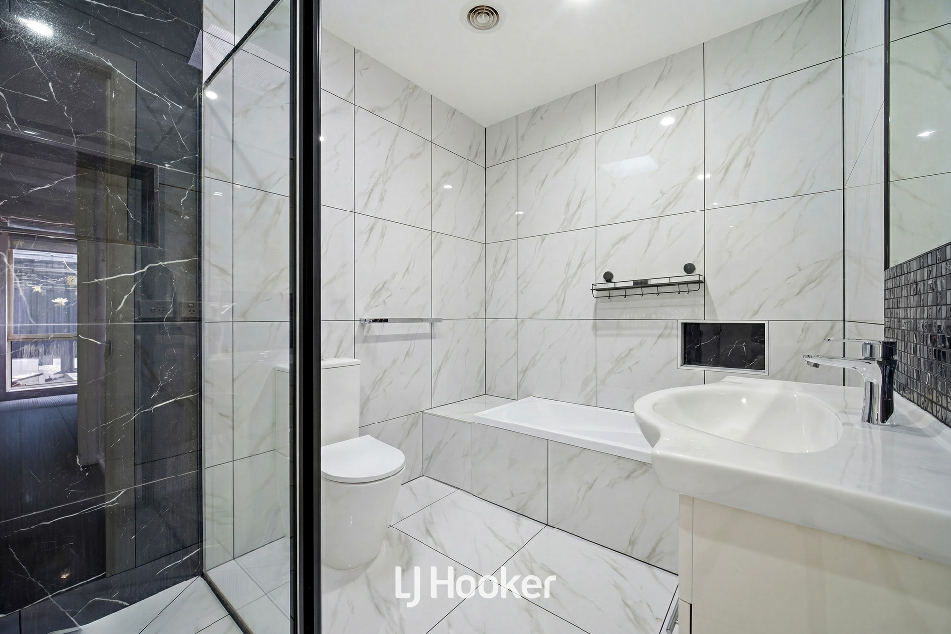 2/20 Louis Street — photo 6 of 15