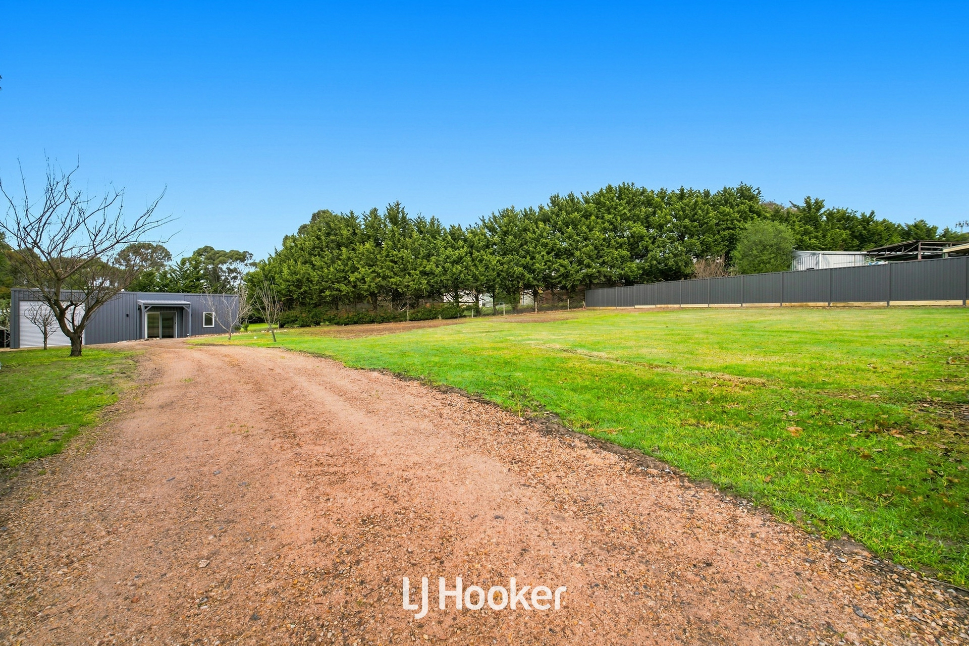 14-16 Rockleigh Park Road — photo 10 of 17