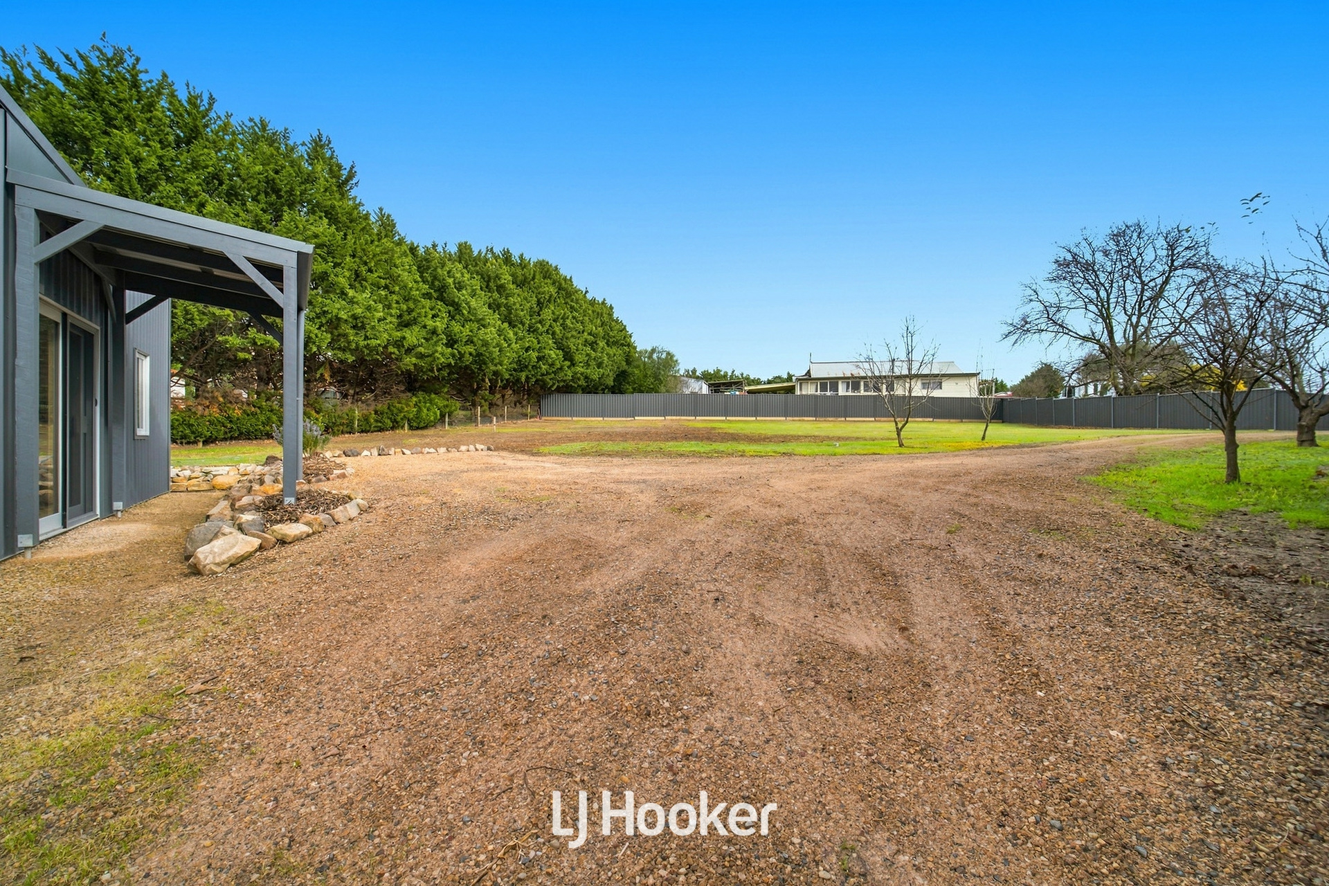 14-16 Rockleigh Park Road — photo 11 of 17
