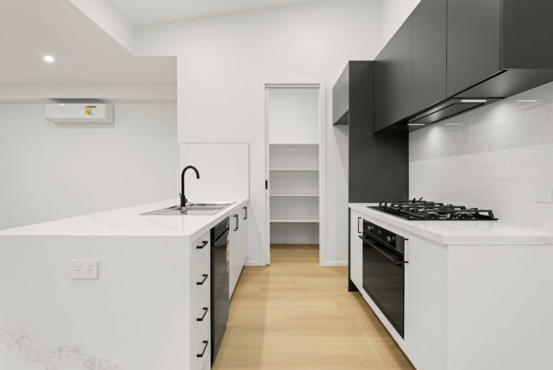 1/4 Haven Court — photo 6 of 14
