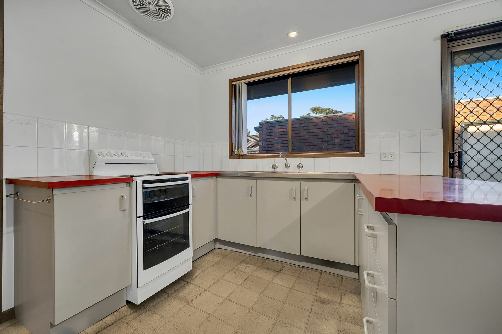 38 Averne Street — photo 9 of 26