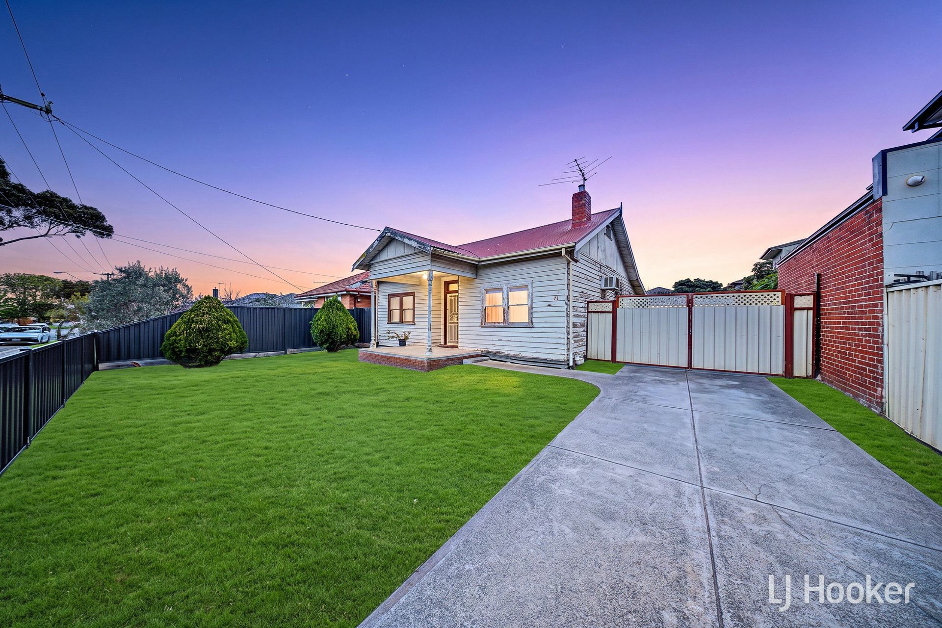 71 Lahinch Street — photo 4 of 23