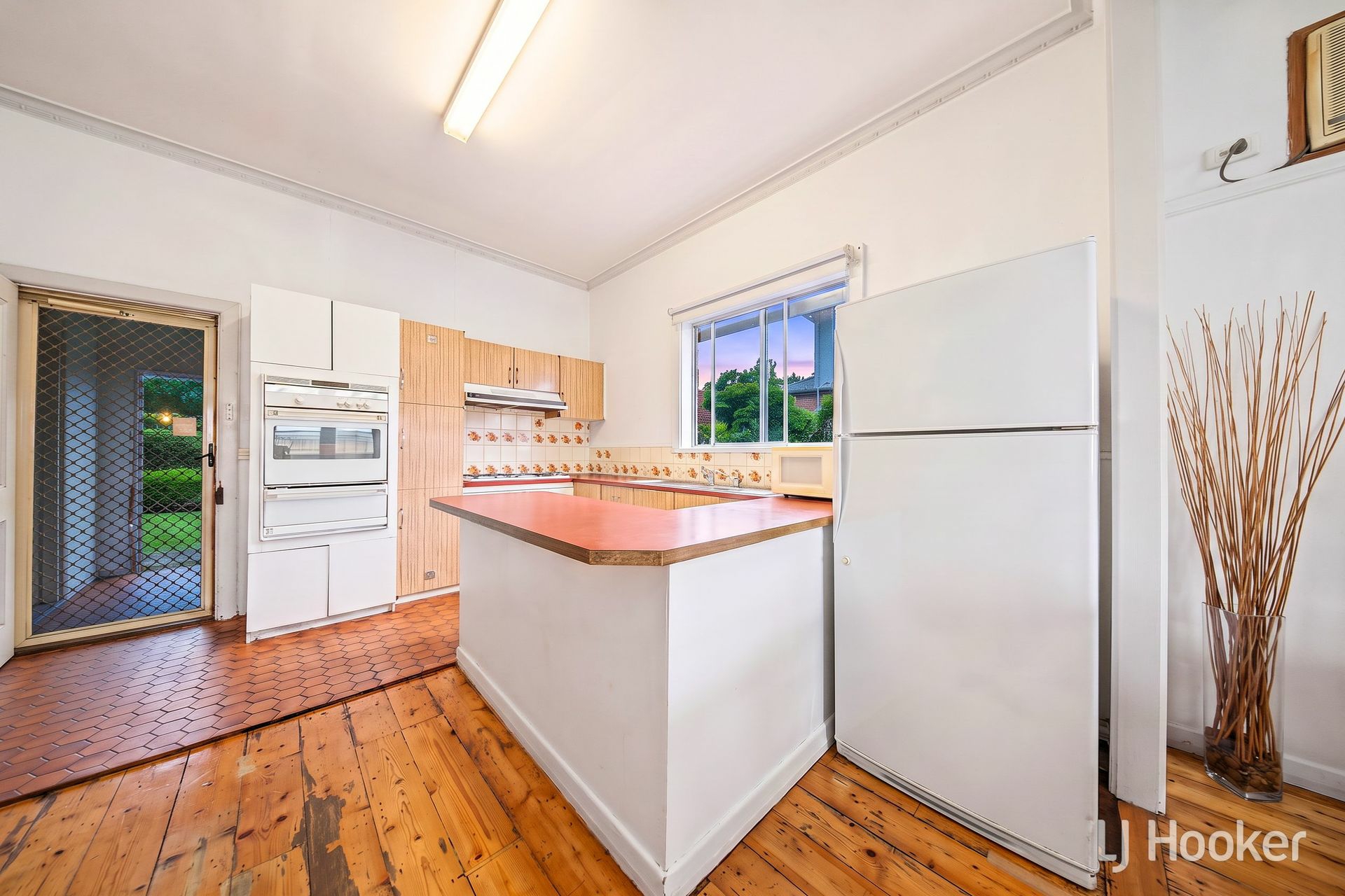 71 Lahinch Street — photo 10 of 23