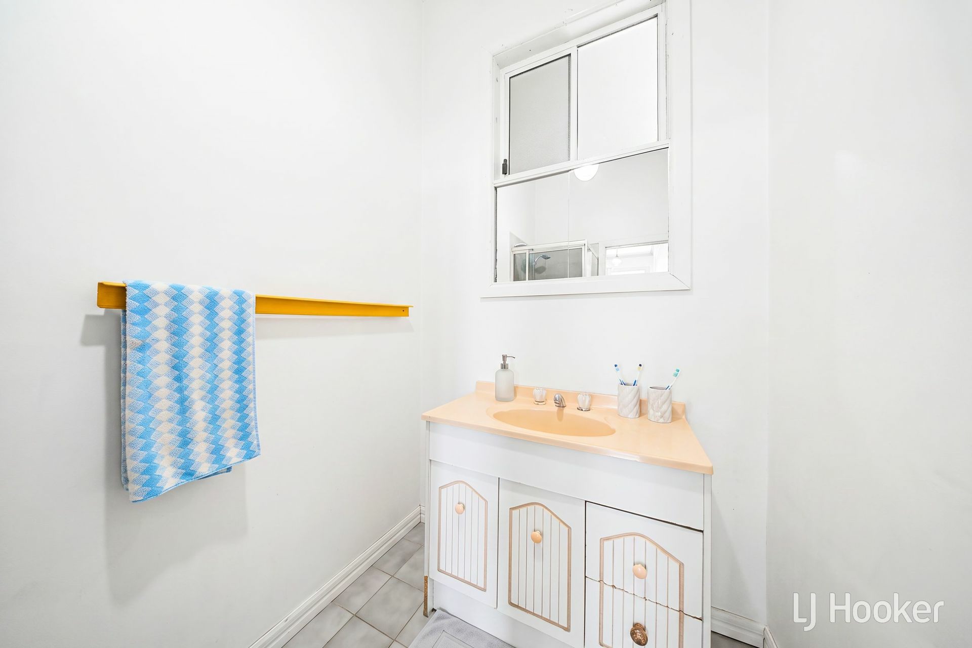 71 Lahinch Street — photo 13 of 23