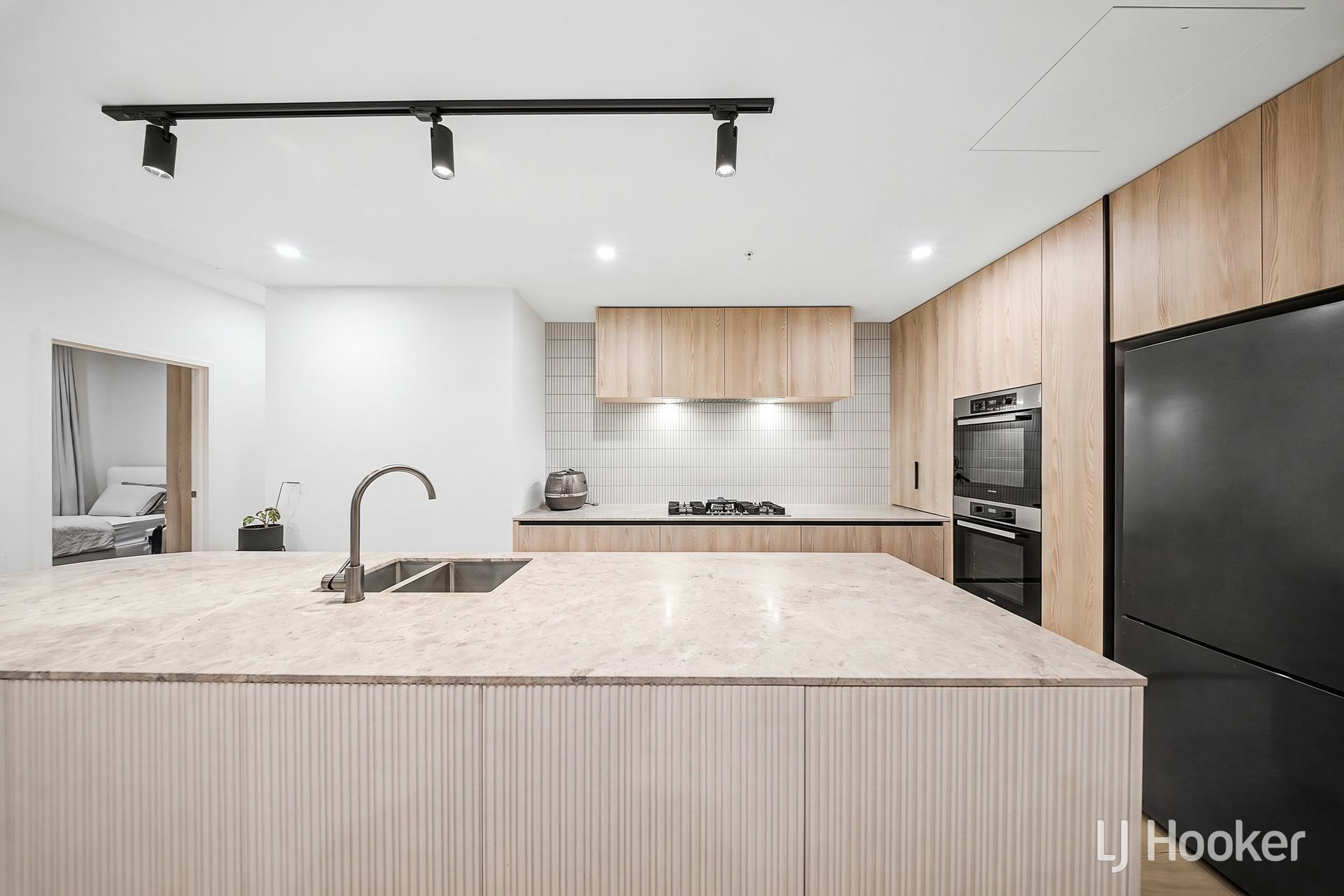 301/563 Dandenong Road — photo 9 of 30