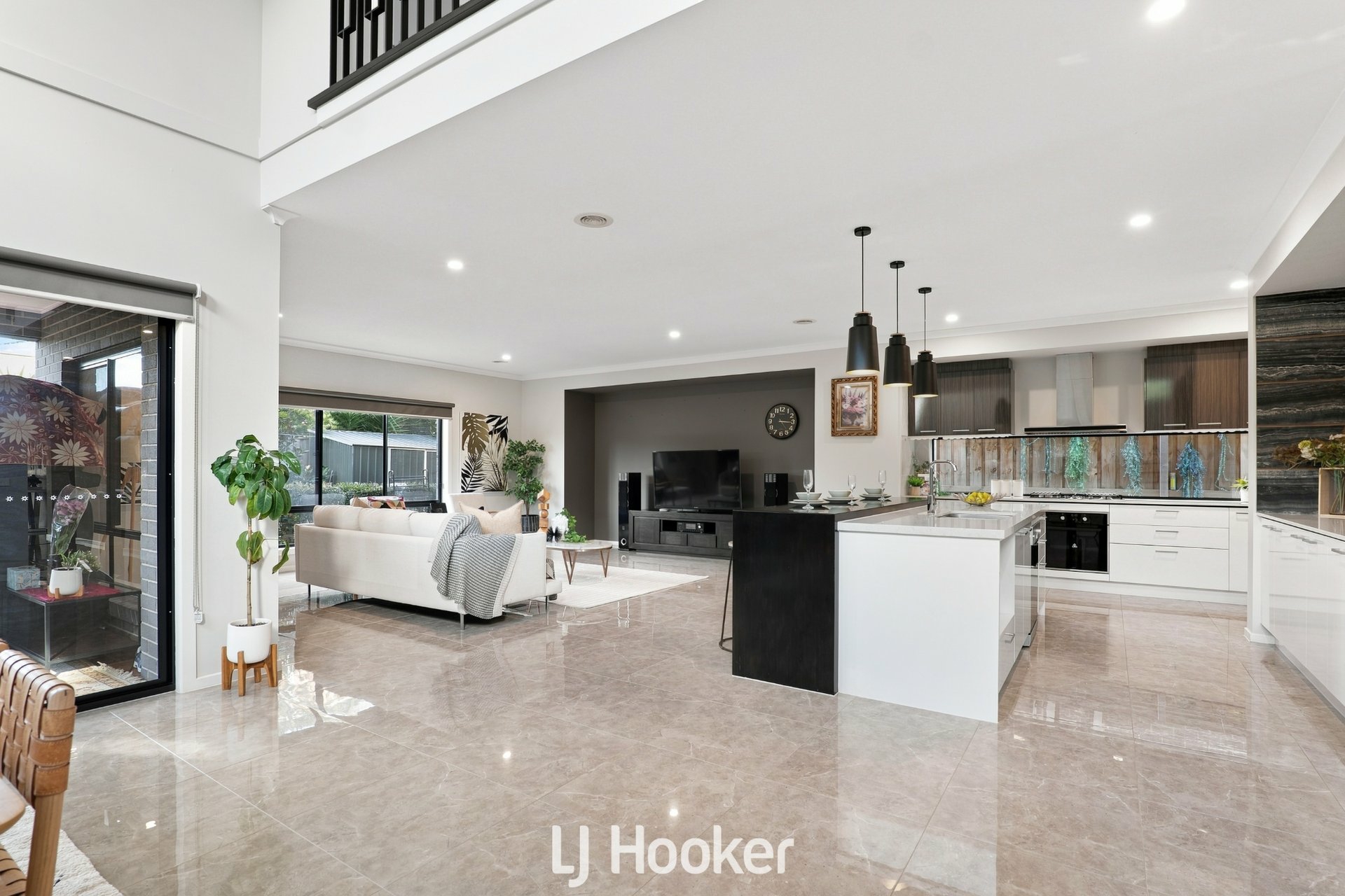 4 Rogers Close — photo 4 of 21