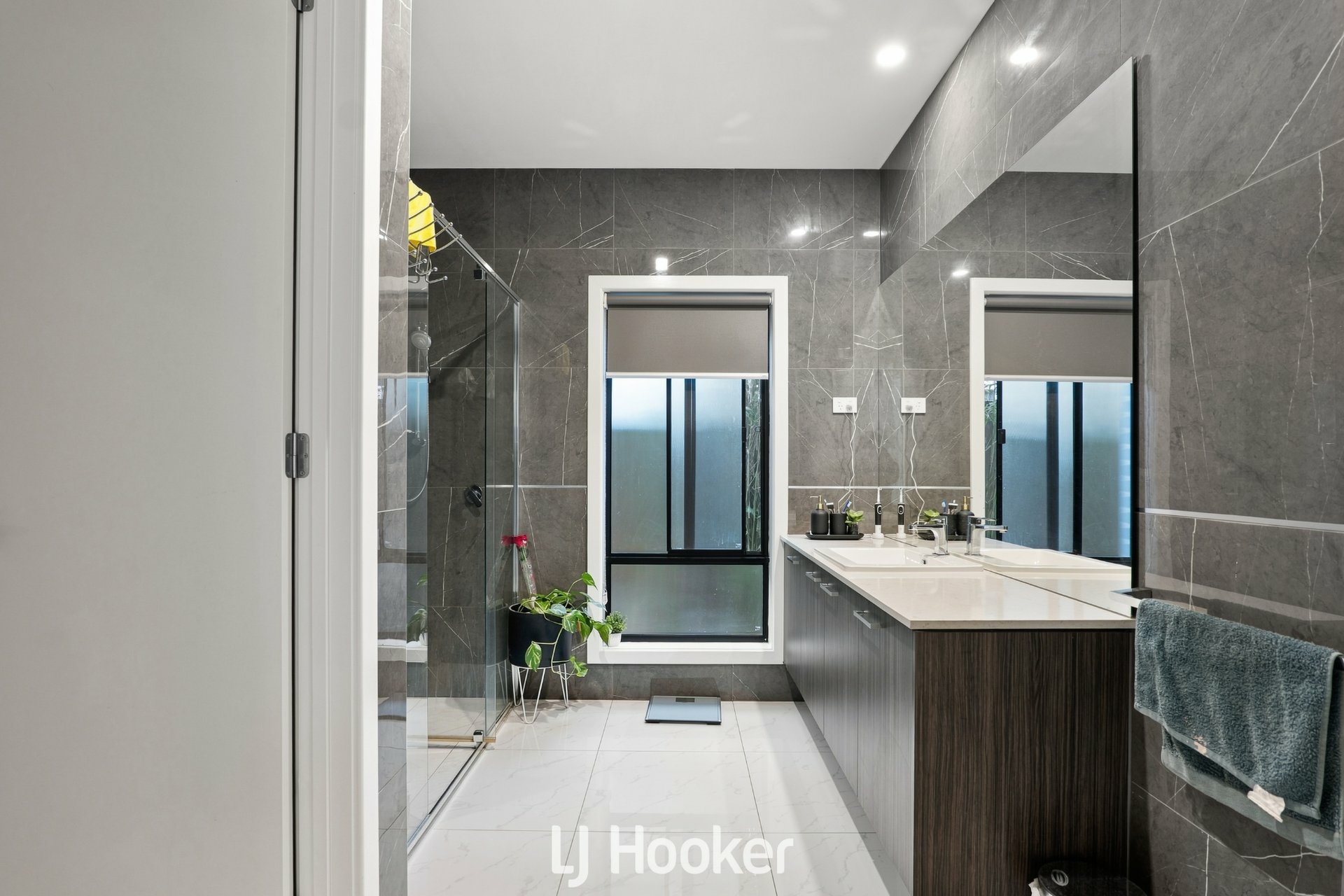 4 Rogers Close — photo 11 of 21