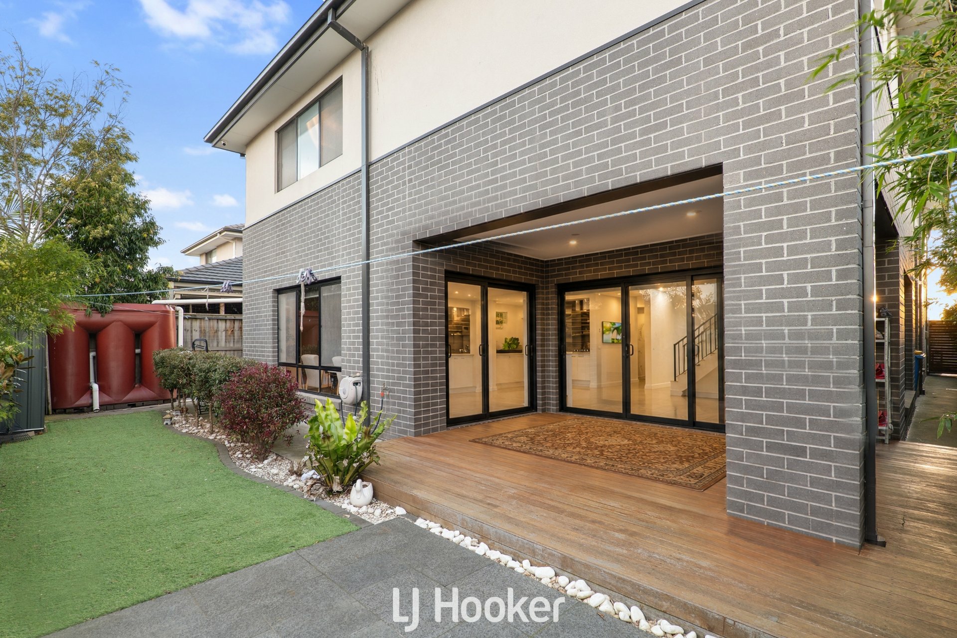 4 Rogers Close — photo 16 of 21