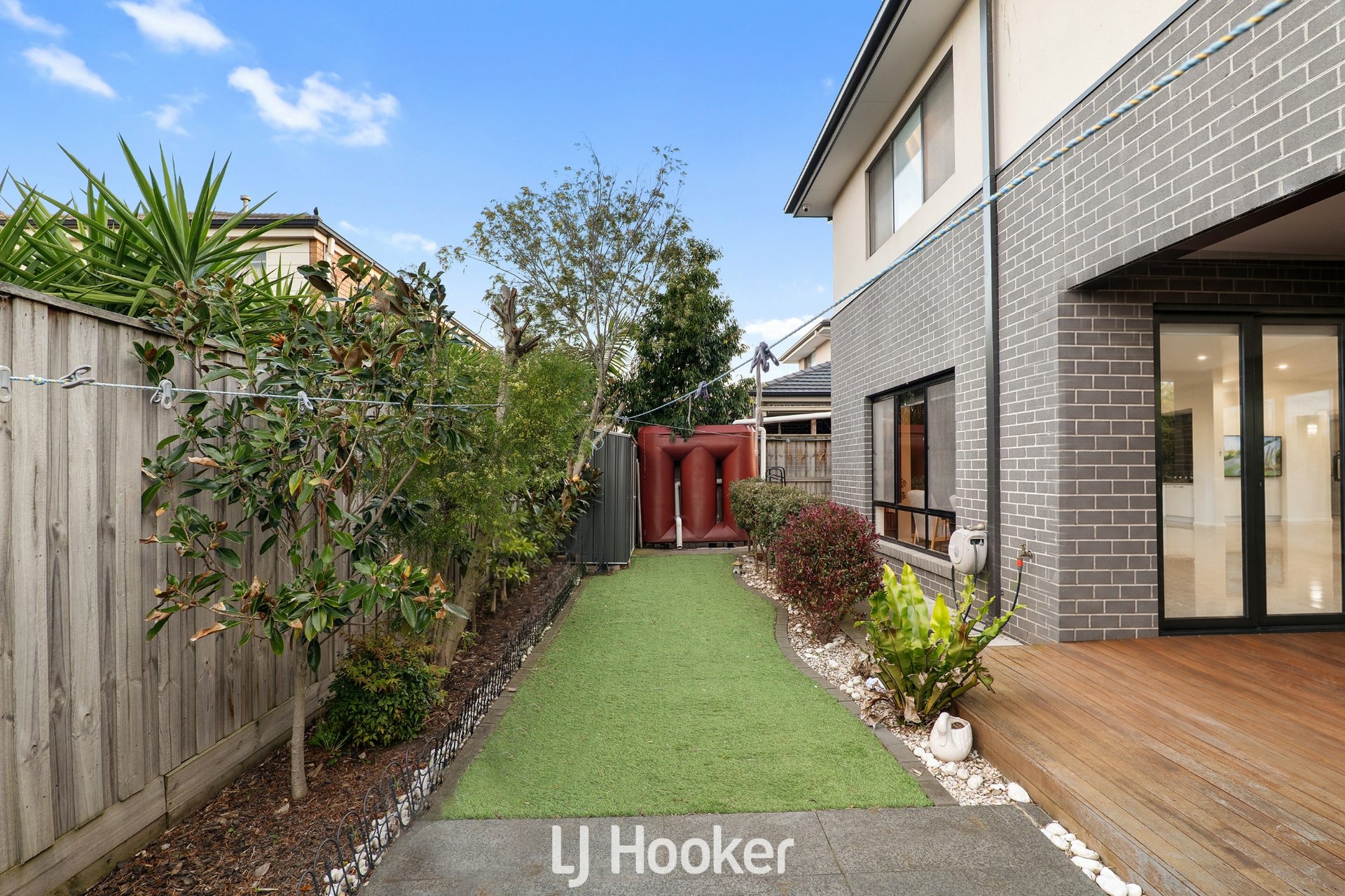 4 Rogers Close — photo 17 of 21