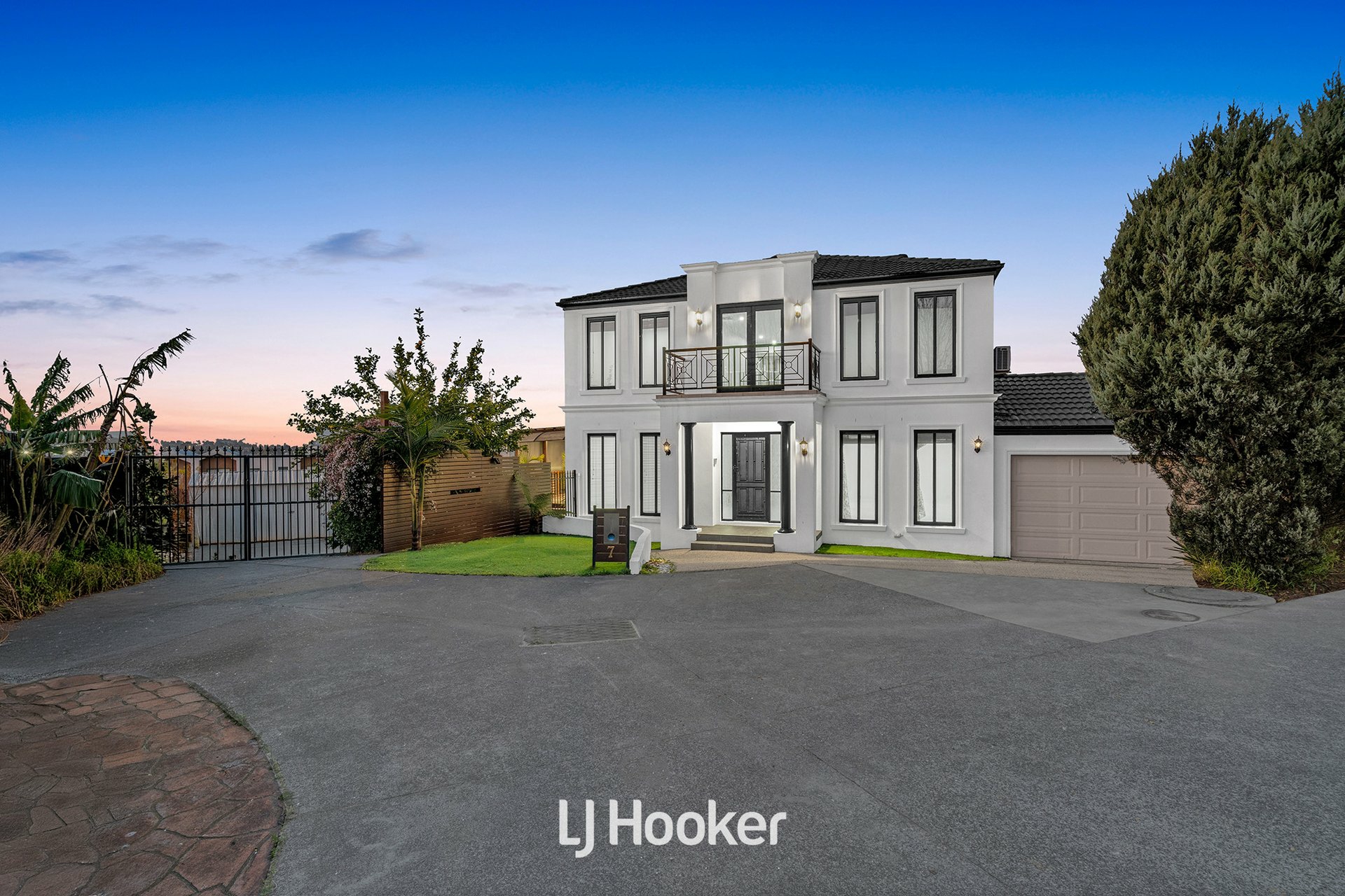 7 Redleaf Close — photo 3 of 30