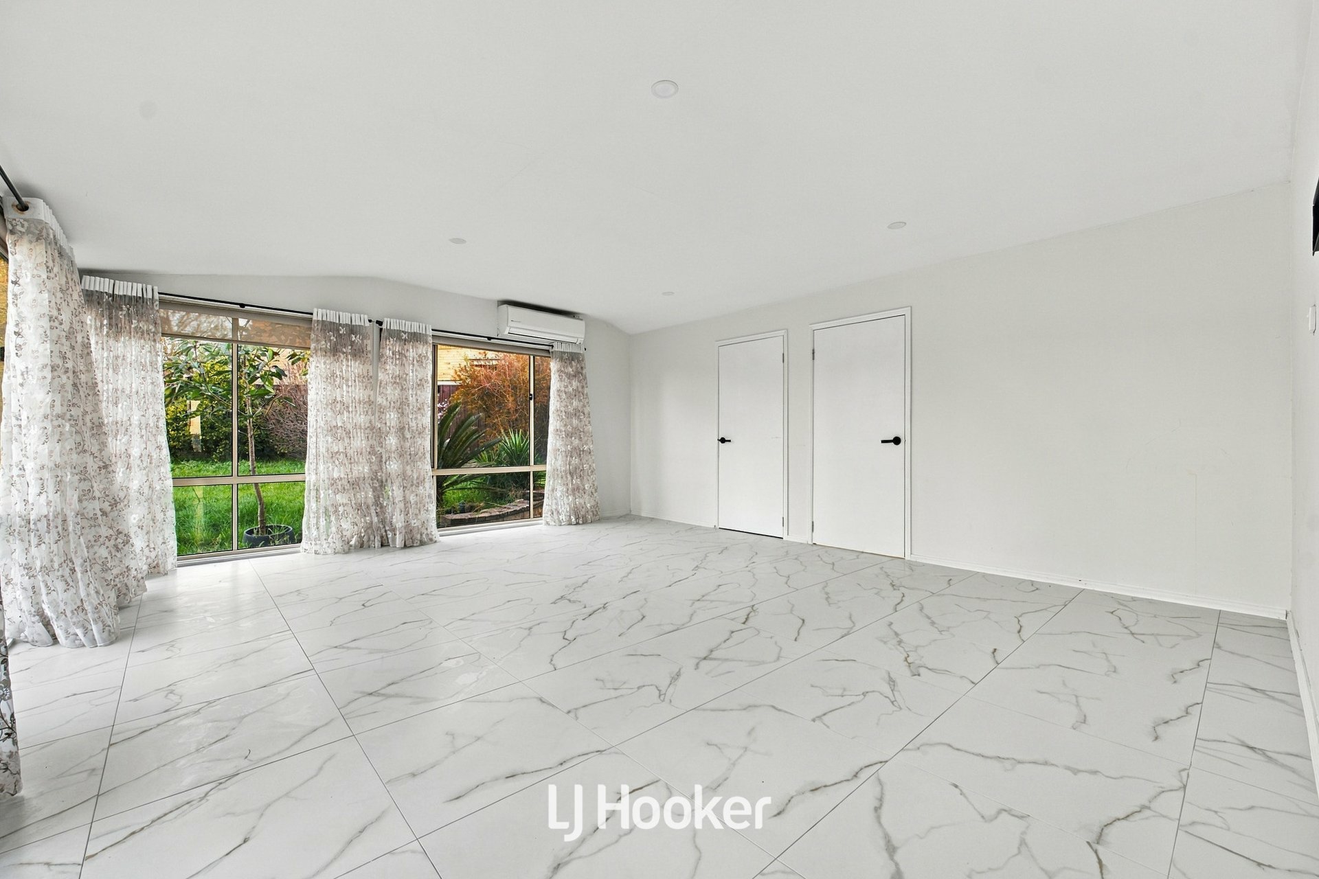 7 Redleaf Close — photo 8 of 30