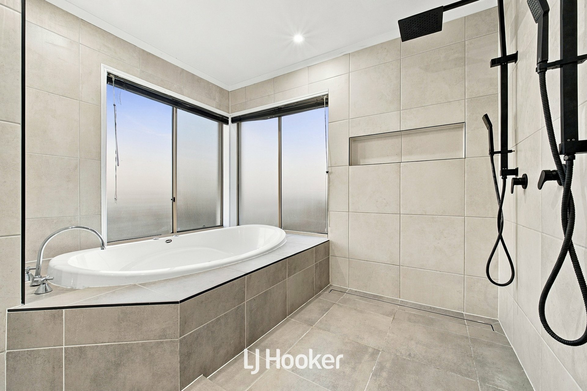 7 Redleaf Close — photo 24 of 30