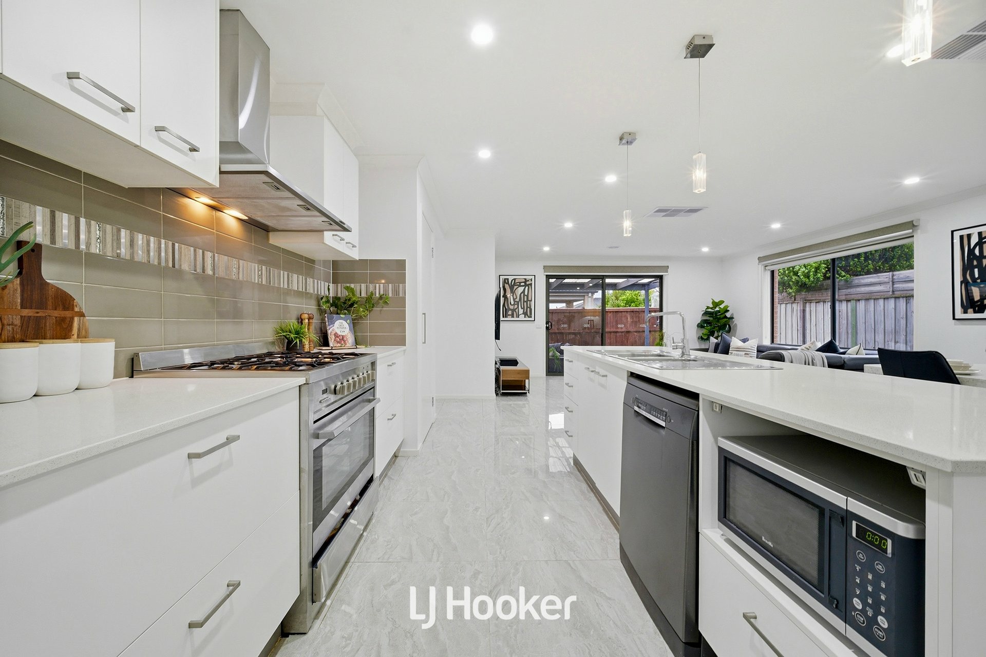 84 Glenelg Street — photo 8 of 20
