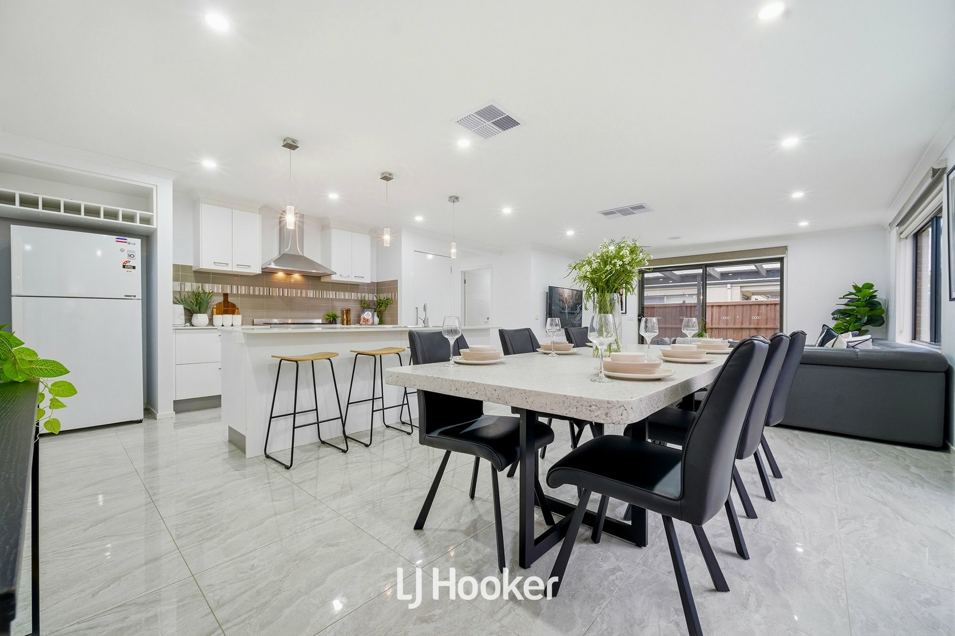 84 Glenelg Street — photo 10 of 20