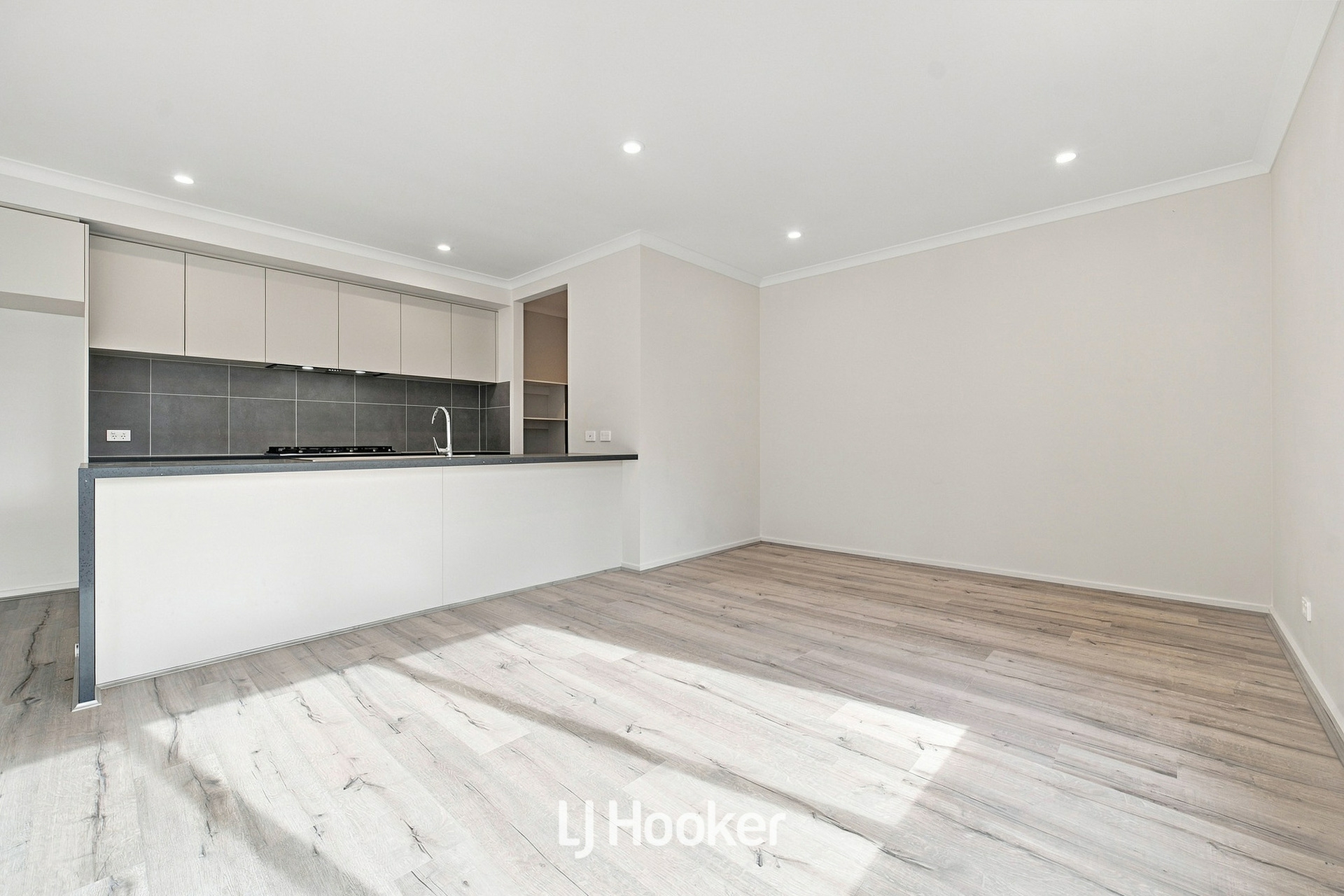 45 Guisard Way — photo 4 of 24