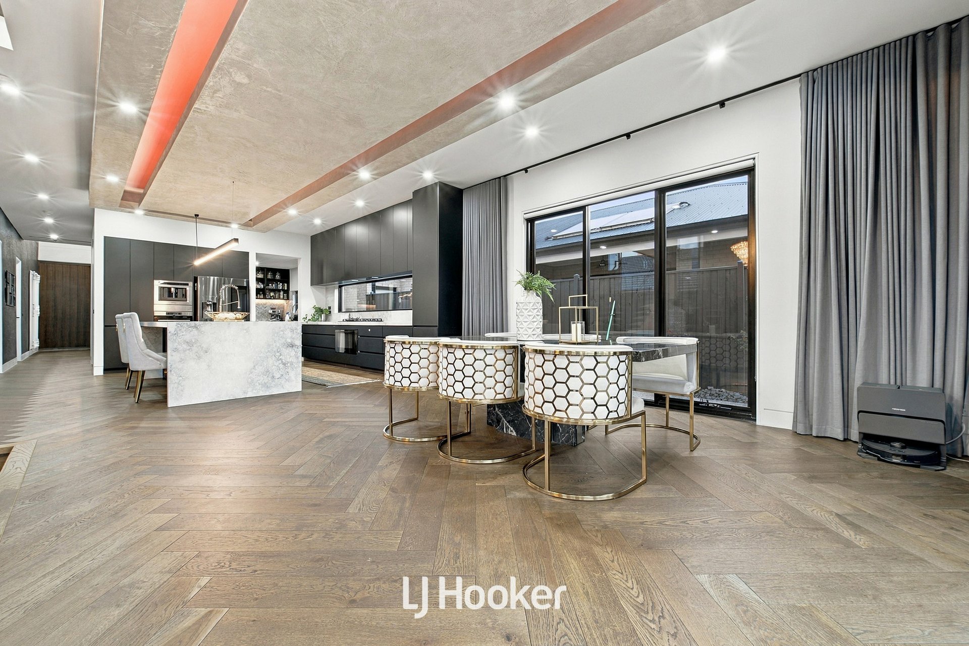 56 Aberfeldy Crescent — photo 13 of 30