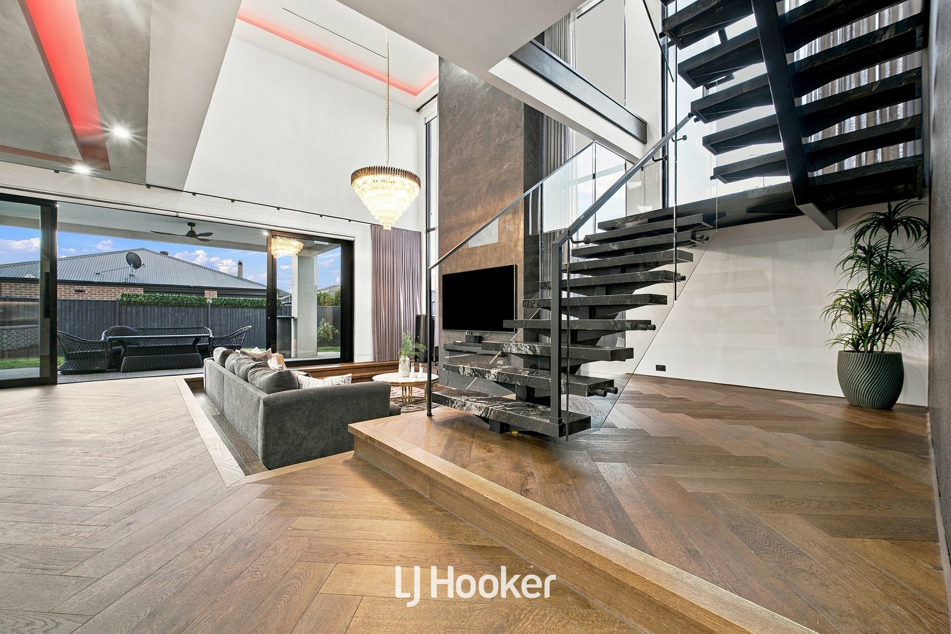 56 Aberfeldy Crescent — photo 15 of 30