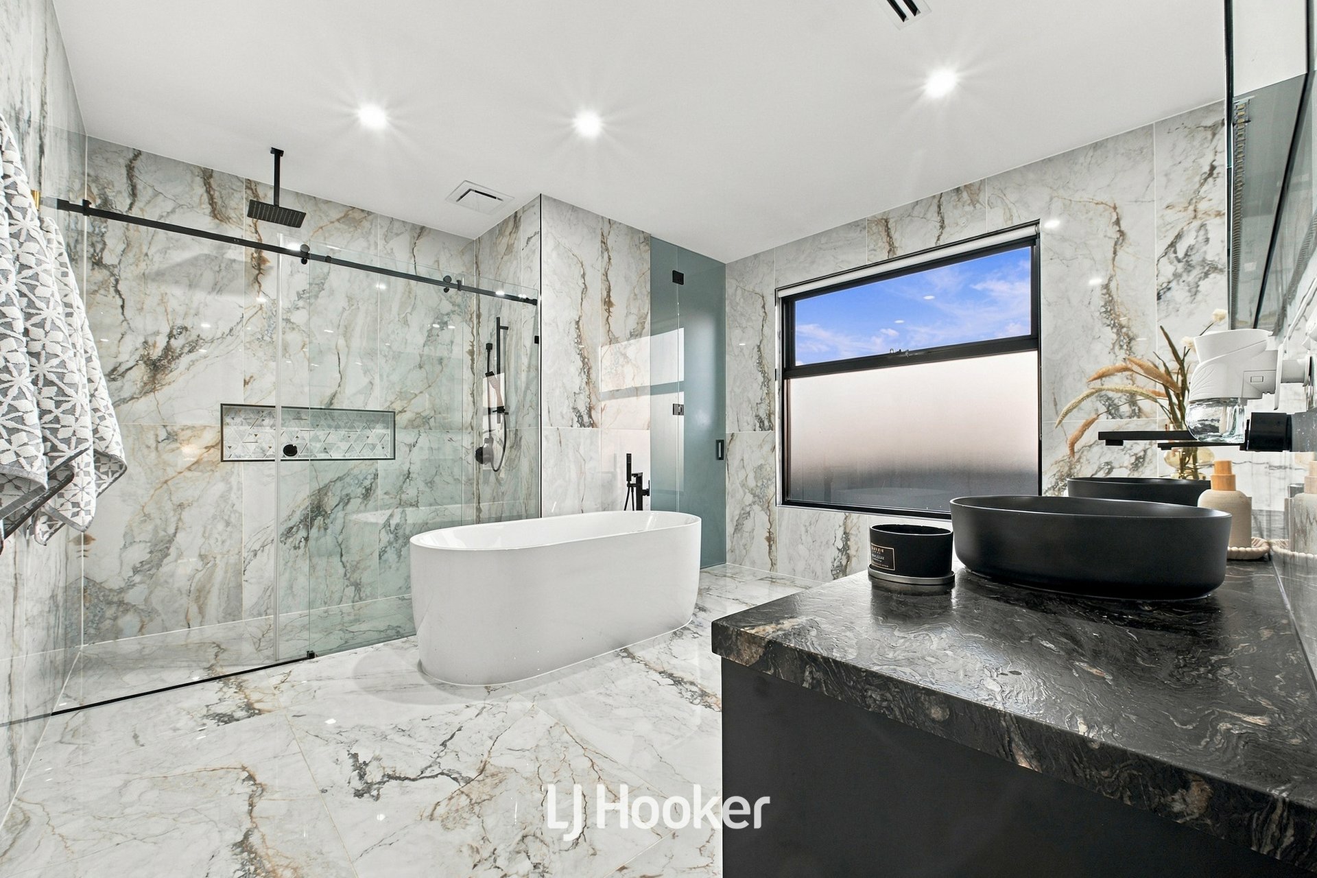 56 Aberfeldy Crescent — photo 23 of 30