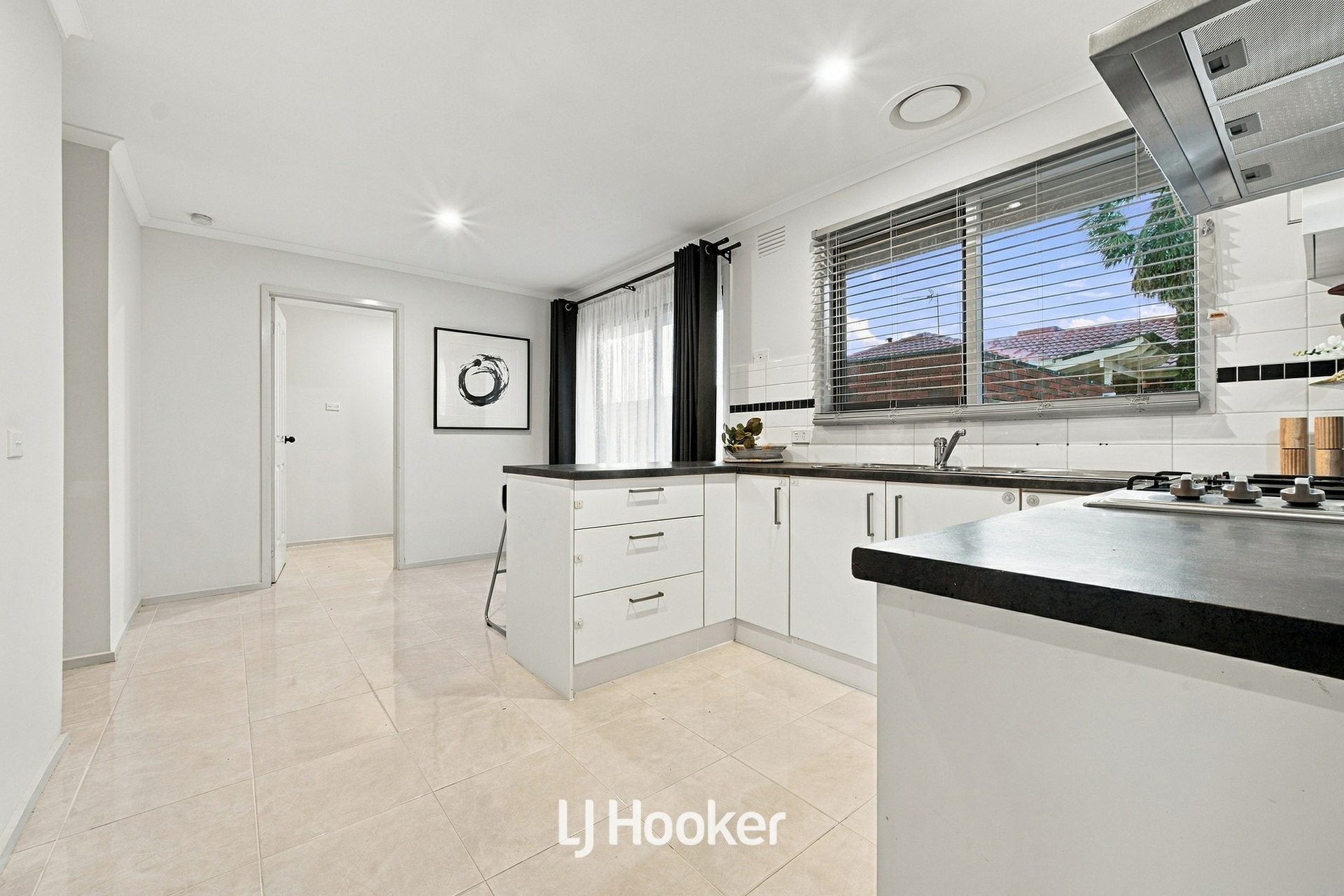 31 Matthew Flinders Avenue — photo 10 of 25