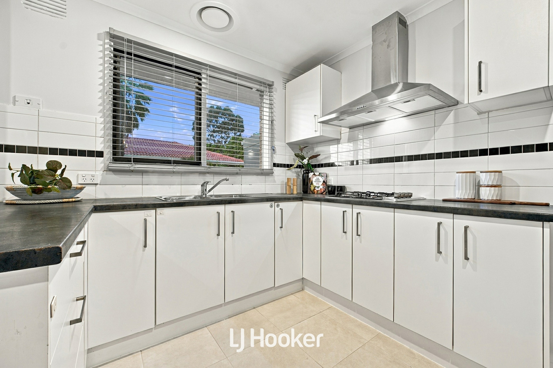 31 Matthew Flinders Avenue — photo 11 of 25