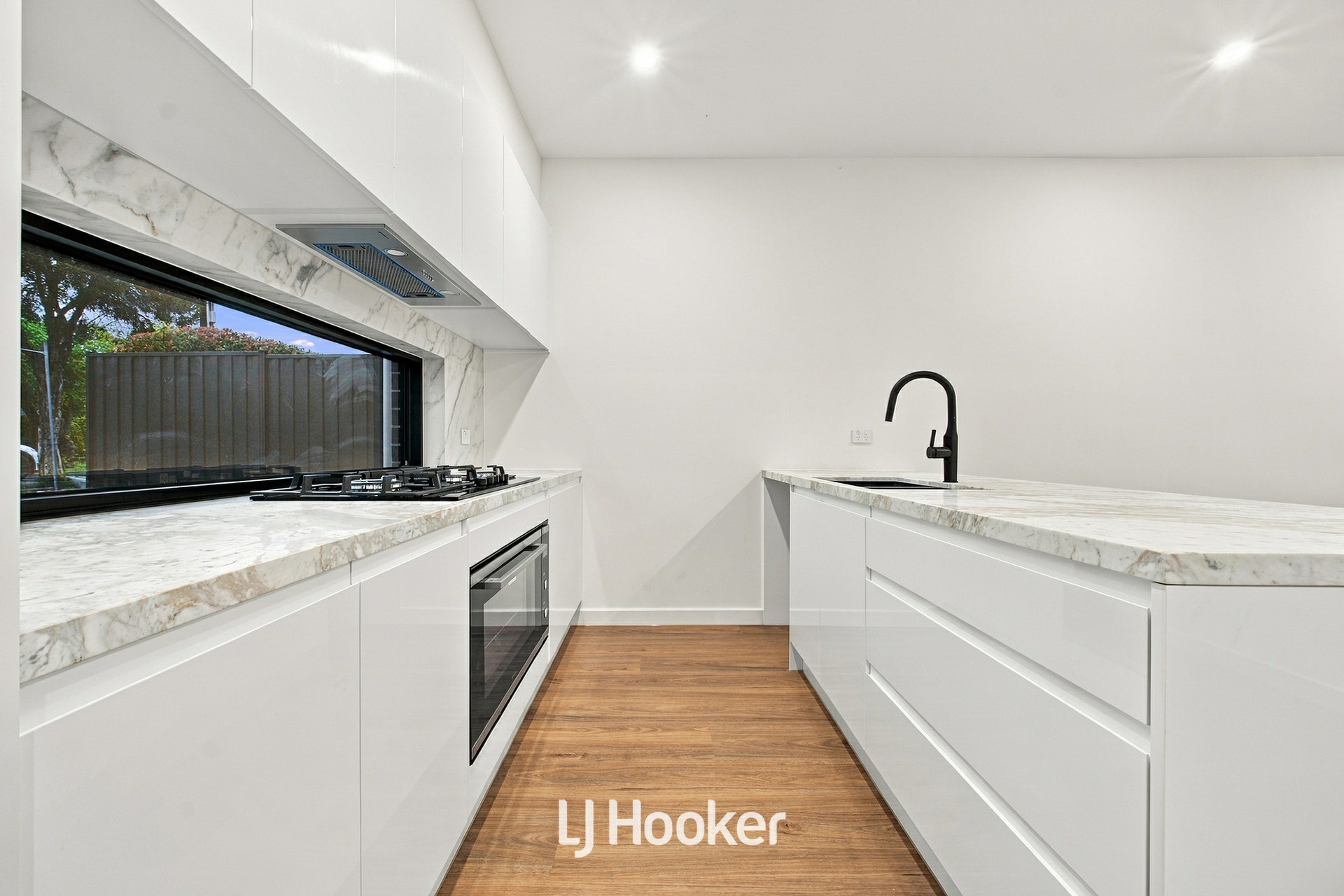 1/5 Mimosa Street — photo 5 of 24