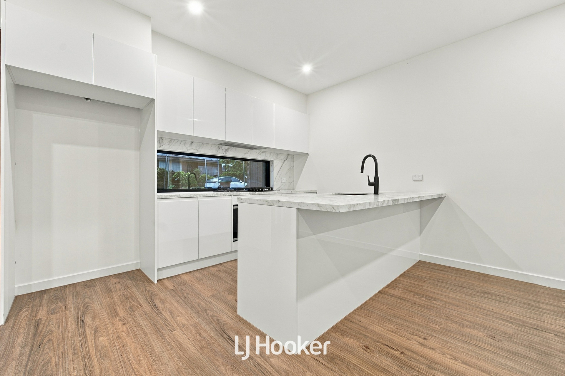 1/5 Mimosa Street — photo 6 of 24
