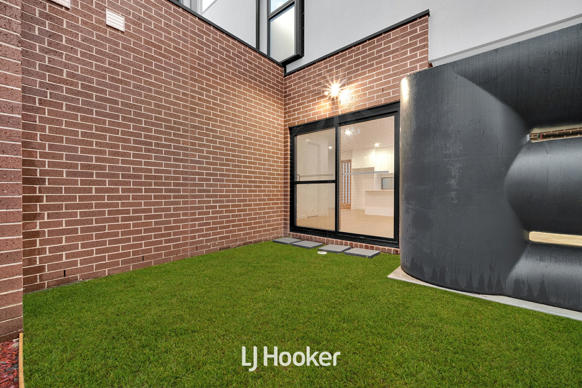 1/5 Mimosa Street — photo 18 of 24