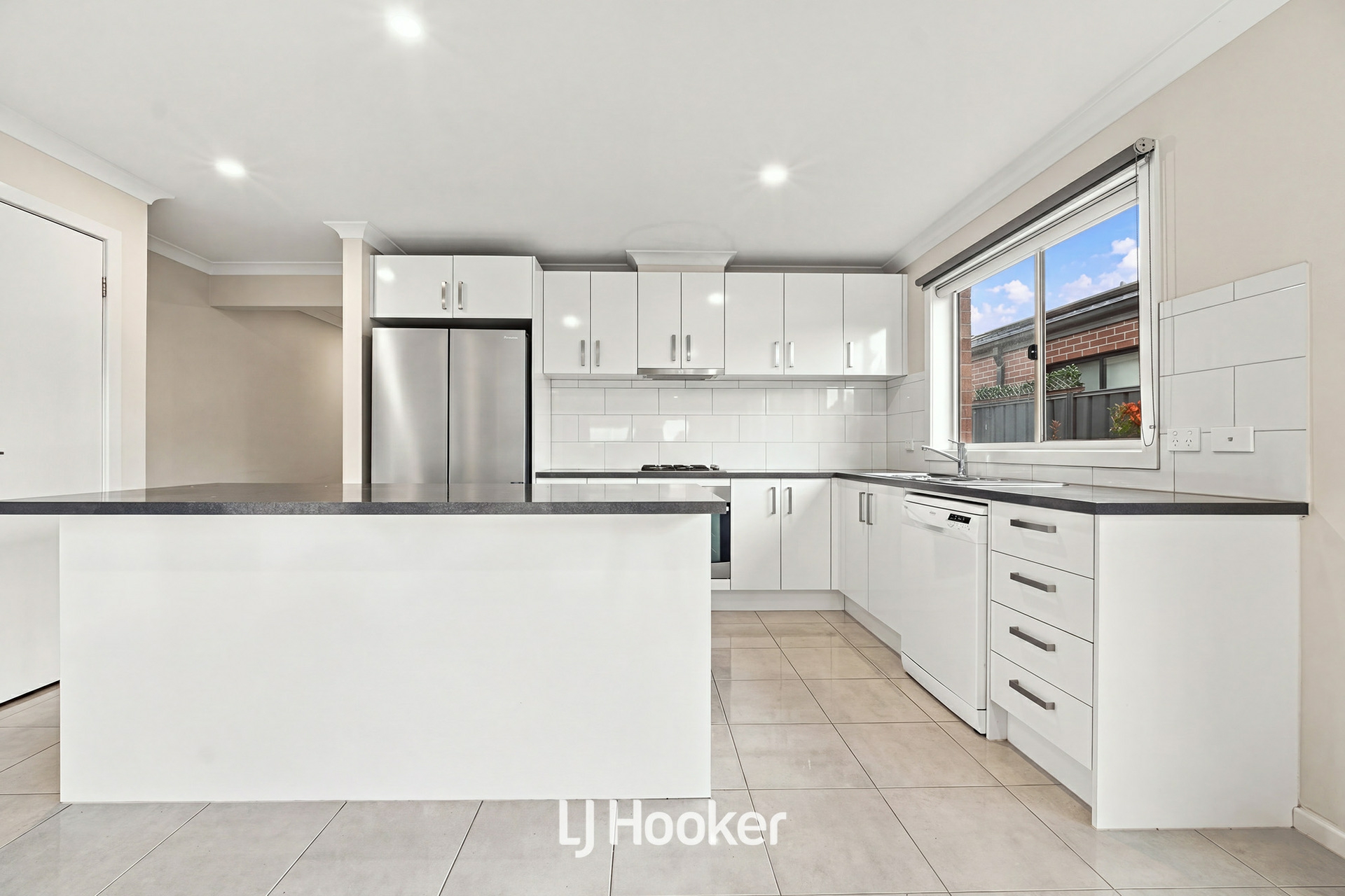 42 Elmslie Drive — photo 5 of 22