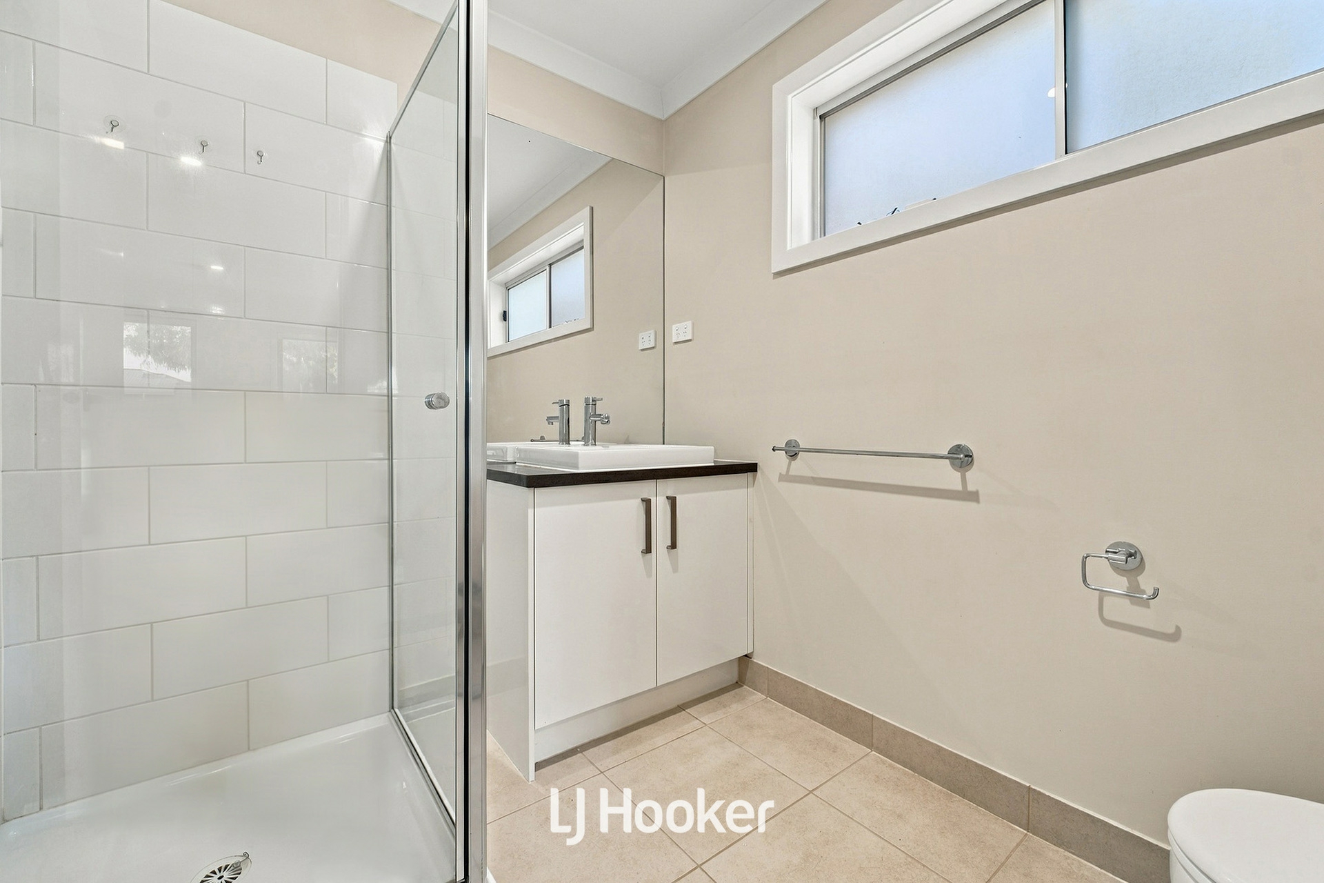 42 Elmslie Drive — photo 11 of 22