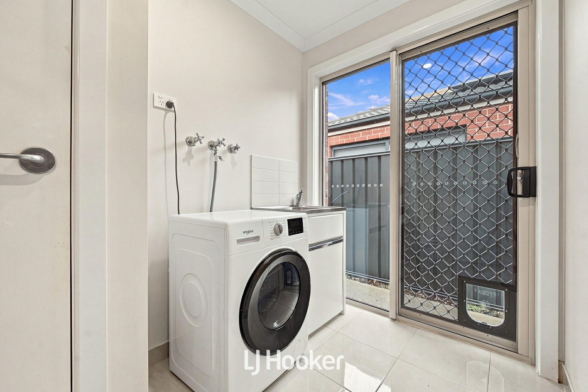 42 Elmslie Drive — photo 13 of 22