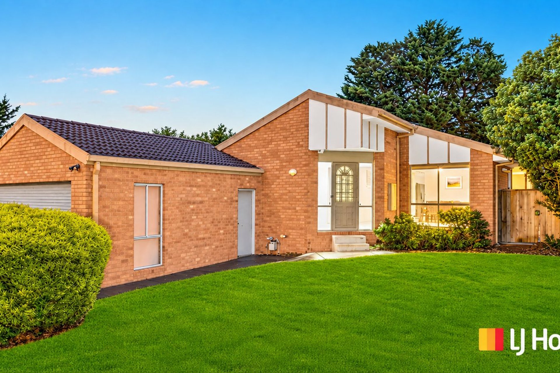 8 Amberly Park Drive — photo from LJ Hooker Dandenong City | Berwick