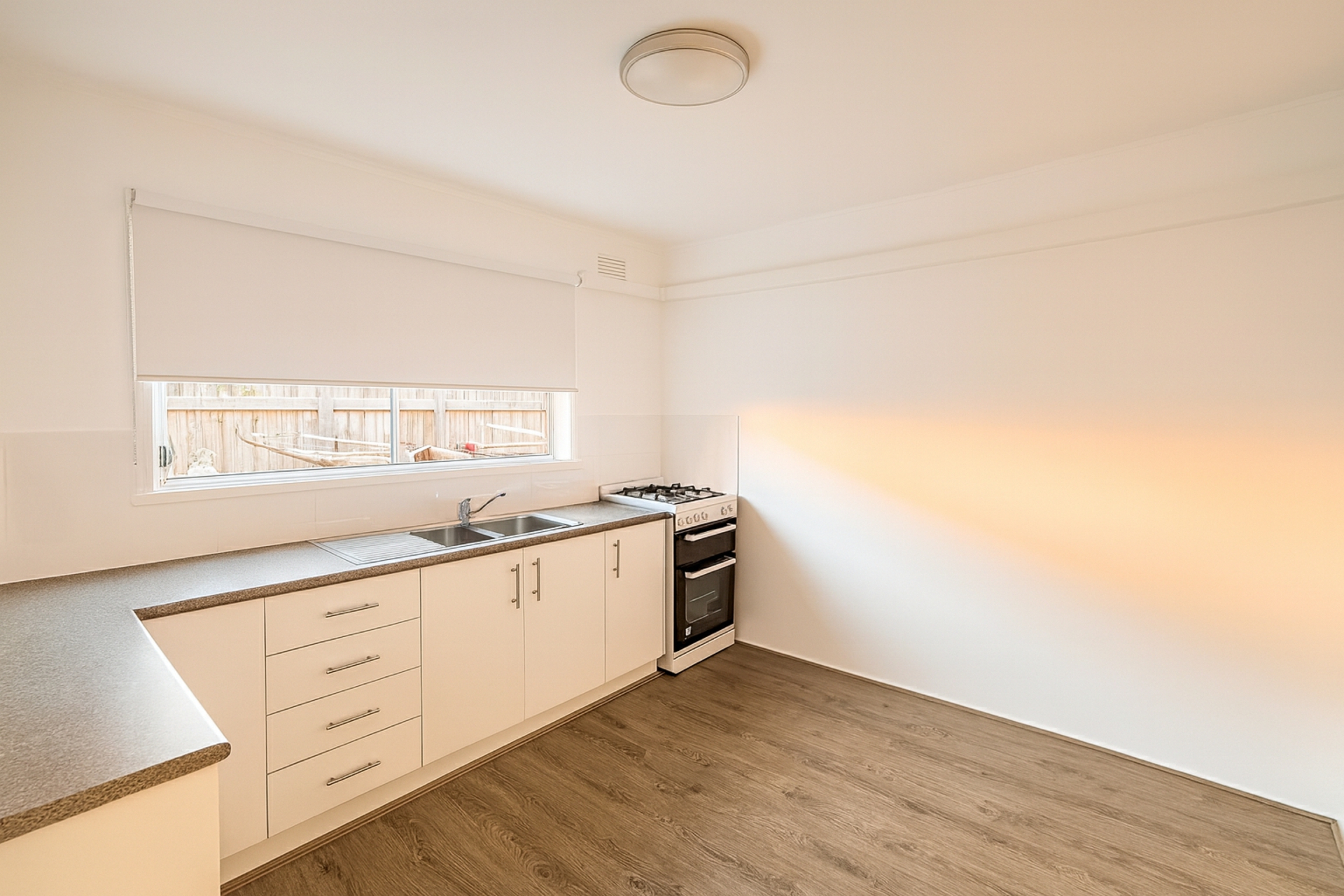 2/11 Rodd Street — photo 3 of 6