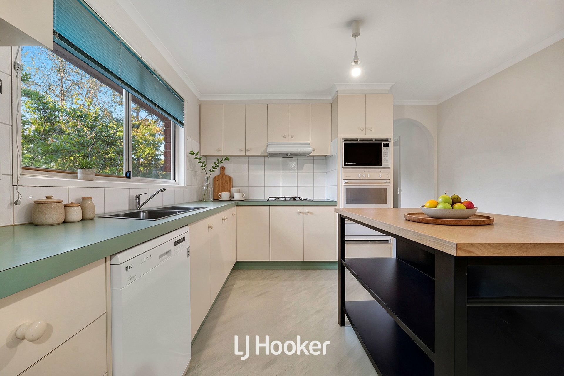 18 Telford Drive — photo 10 of 17