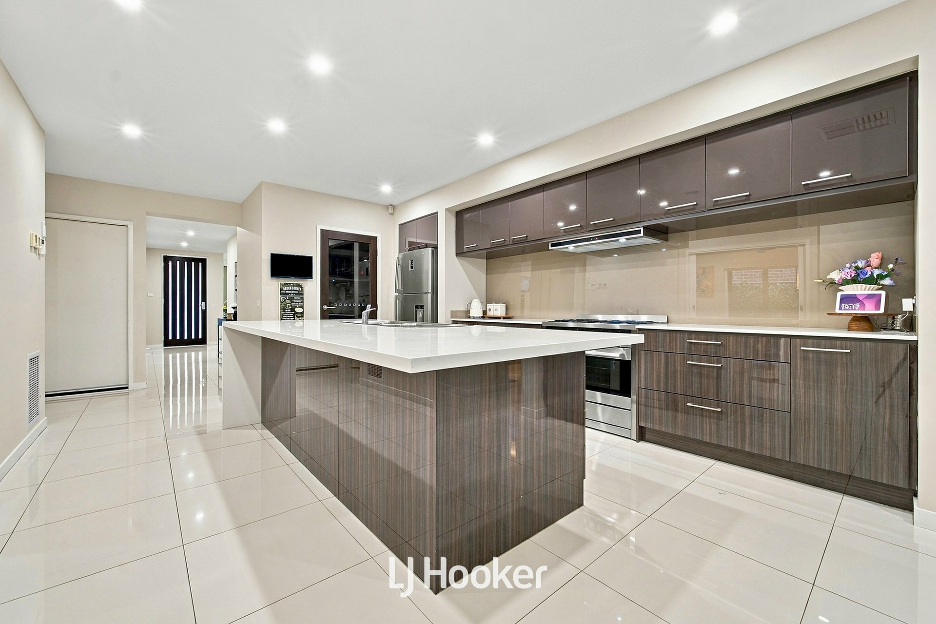 99 Wheelers Park Drive — photo 10 of 27