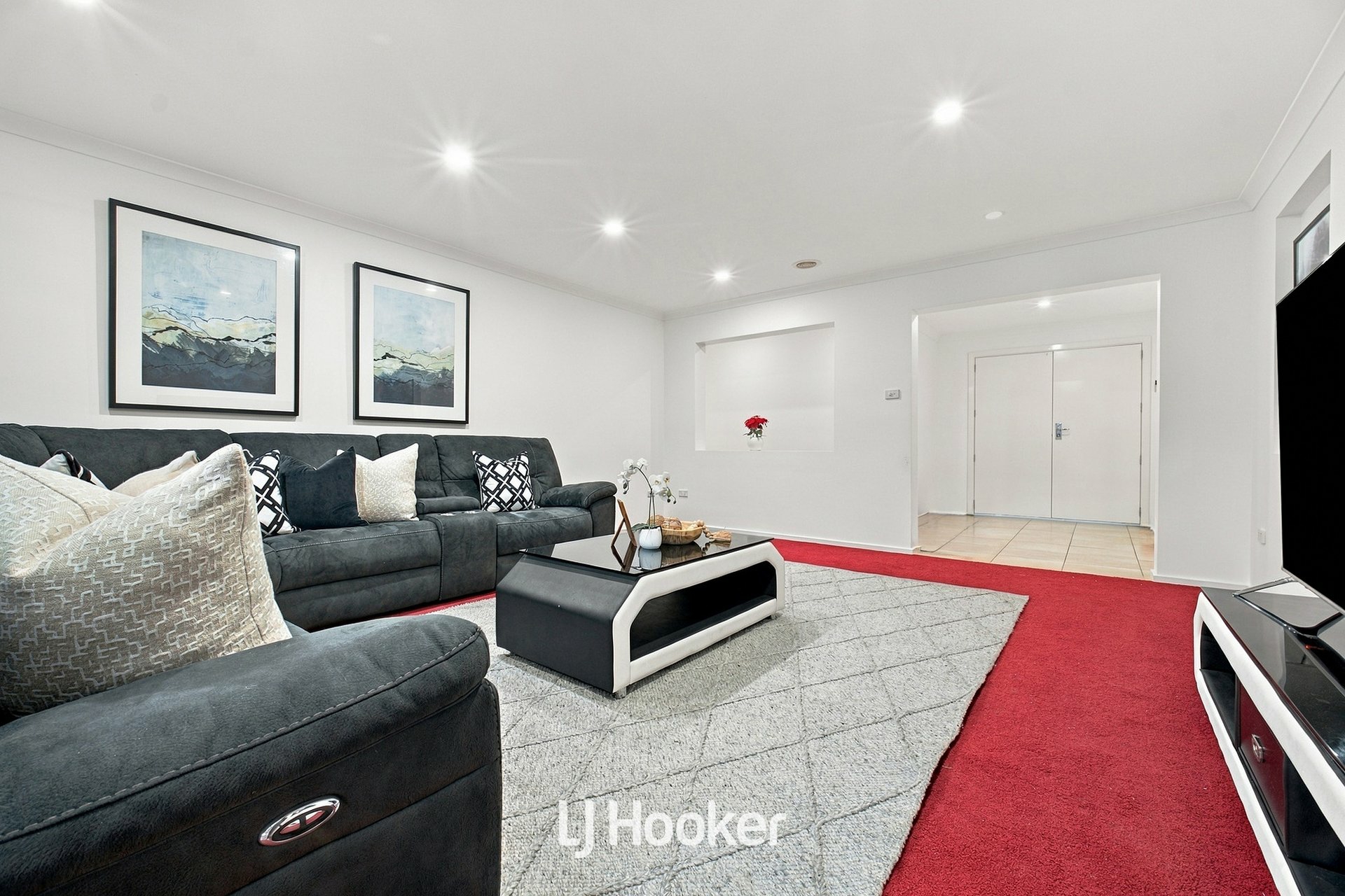 15 Sussex Avenue — photo 4 of 22