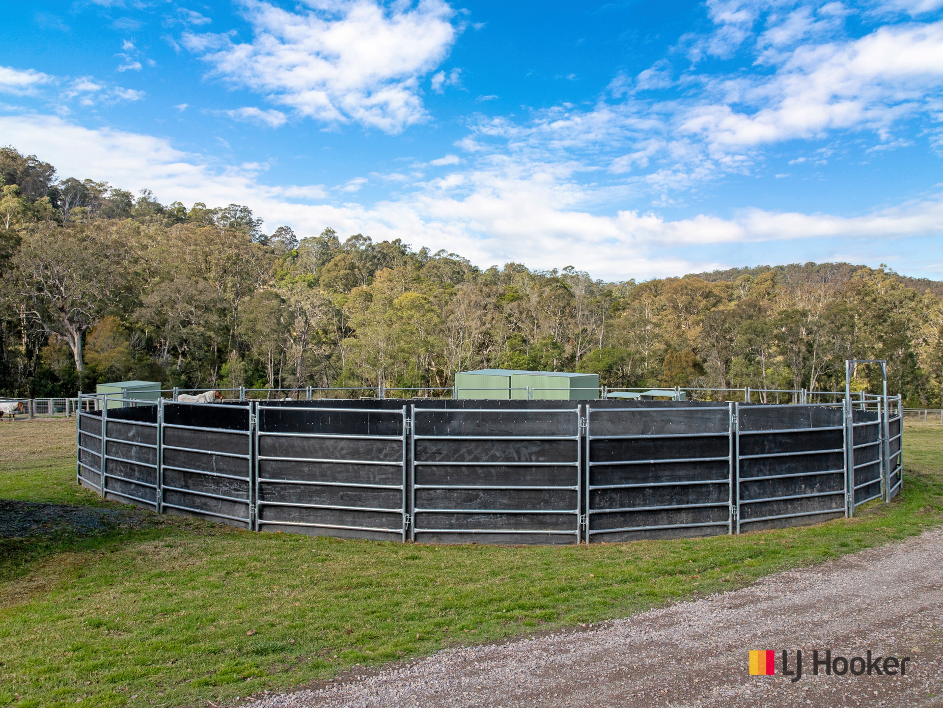 470 Larrys Mountain Road, MOGENDOURA